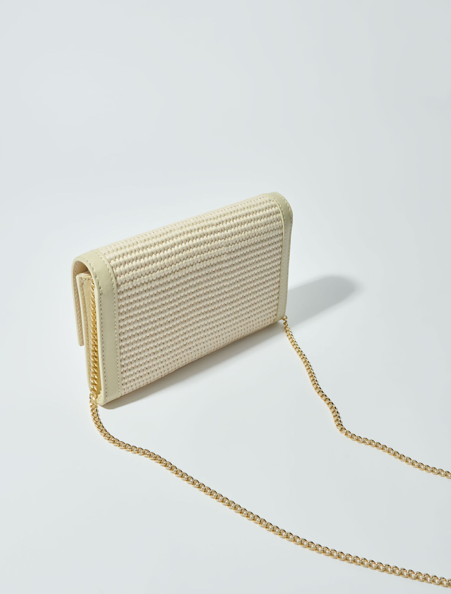 Pochette con catena effetto rafia