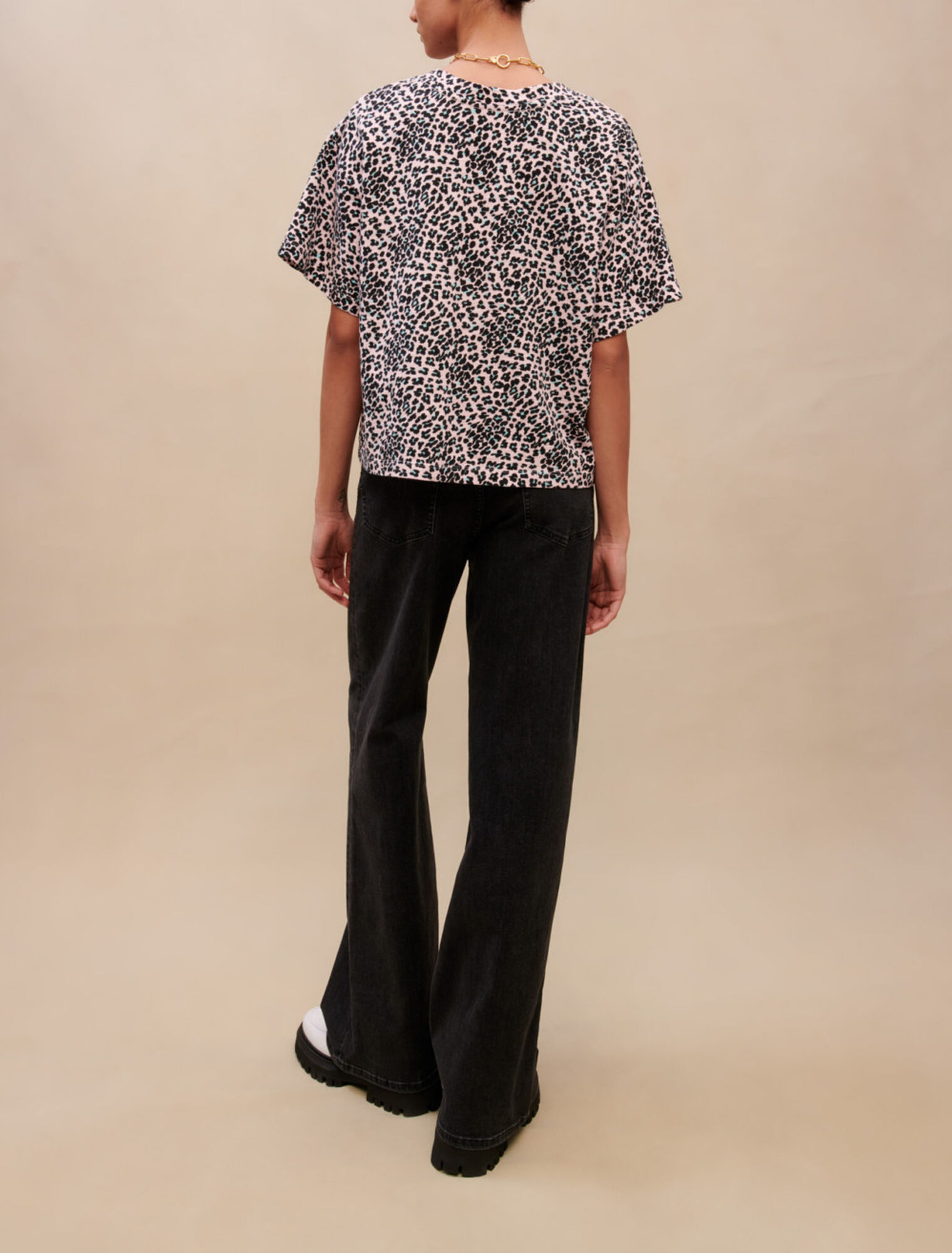 T-shirt in cotone con stampa leopardo