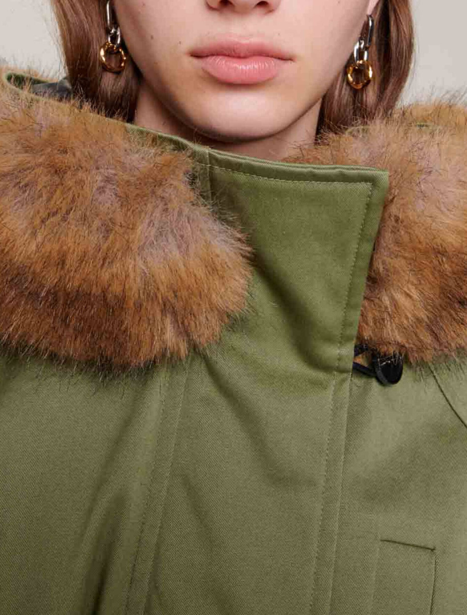 Parka corto con cappuccio