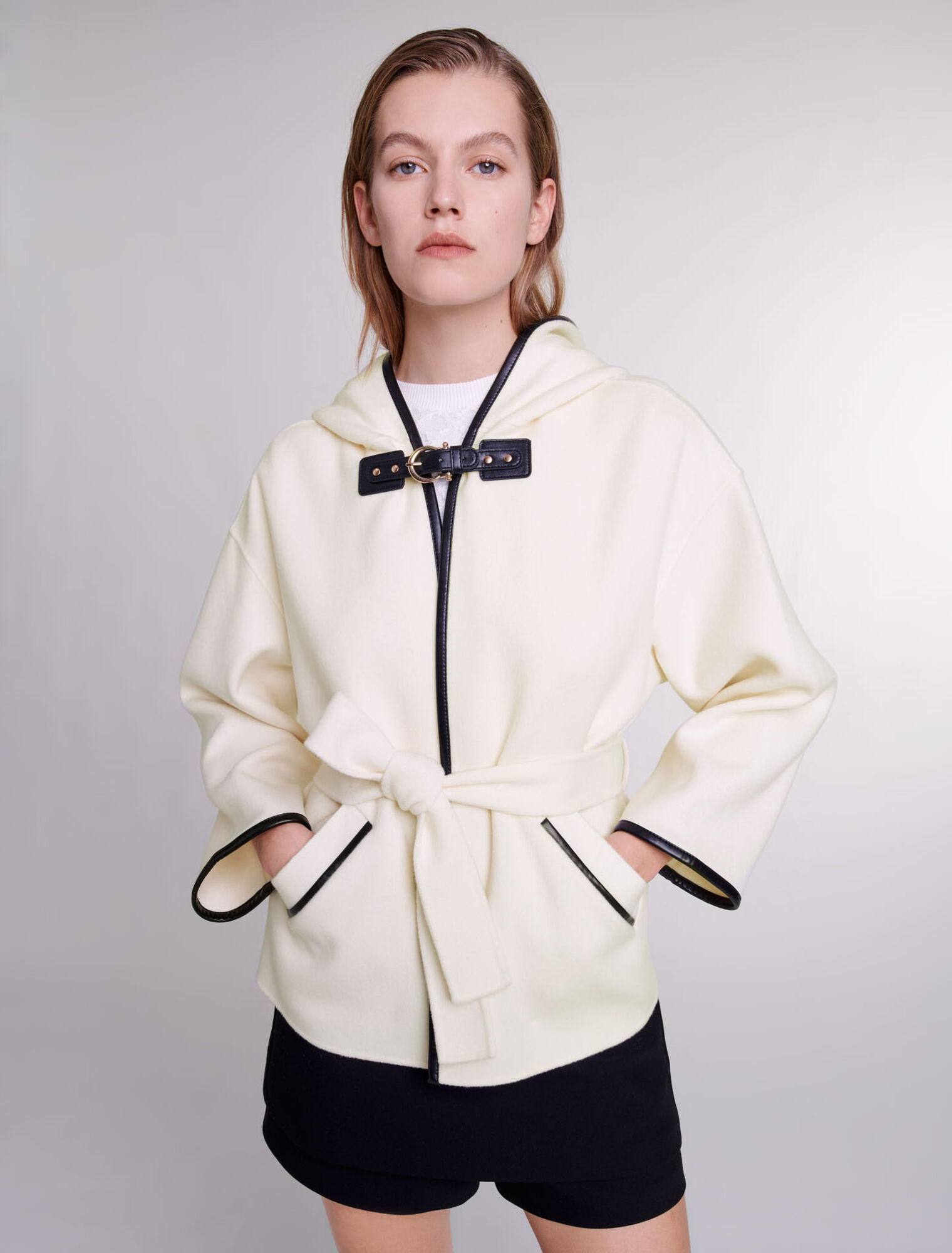 Cappotto in lana in stile mantella