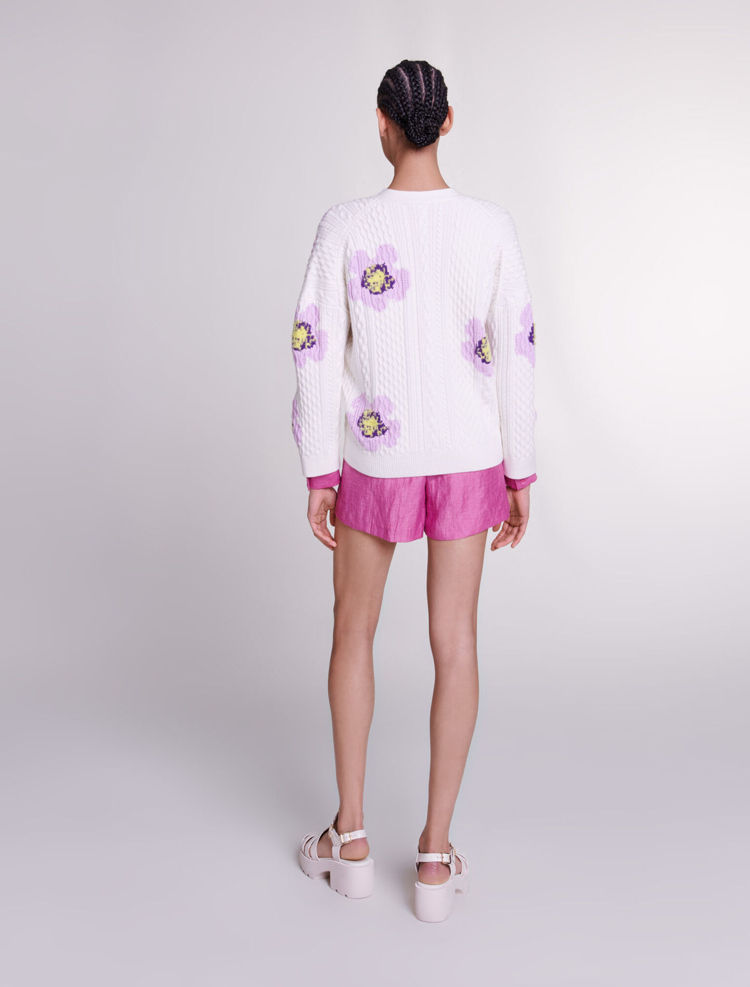 Cardigan in maglia ornato di fiori