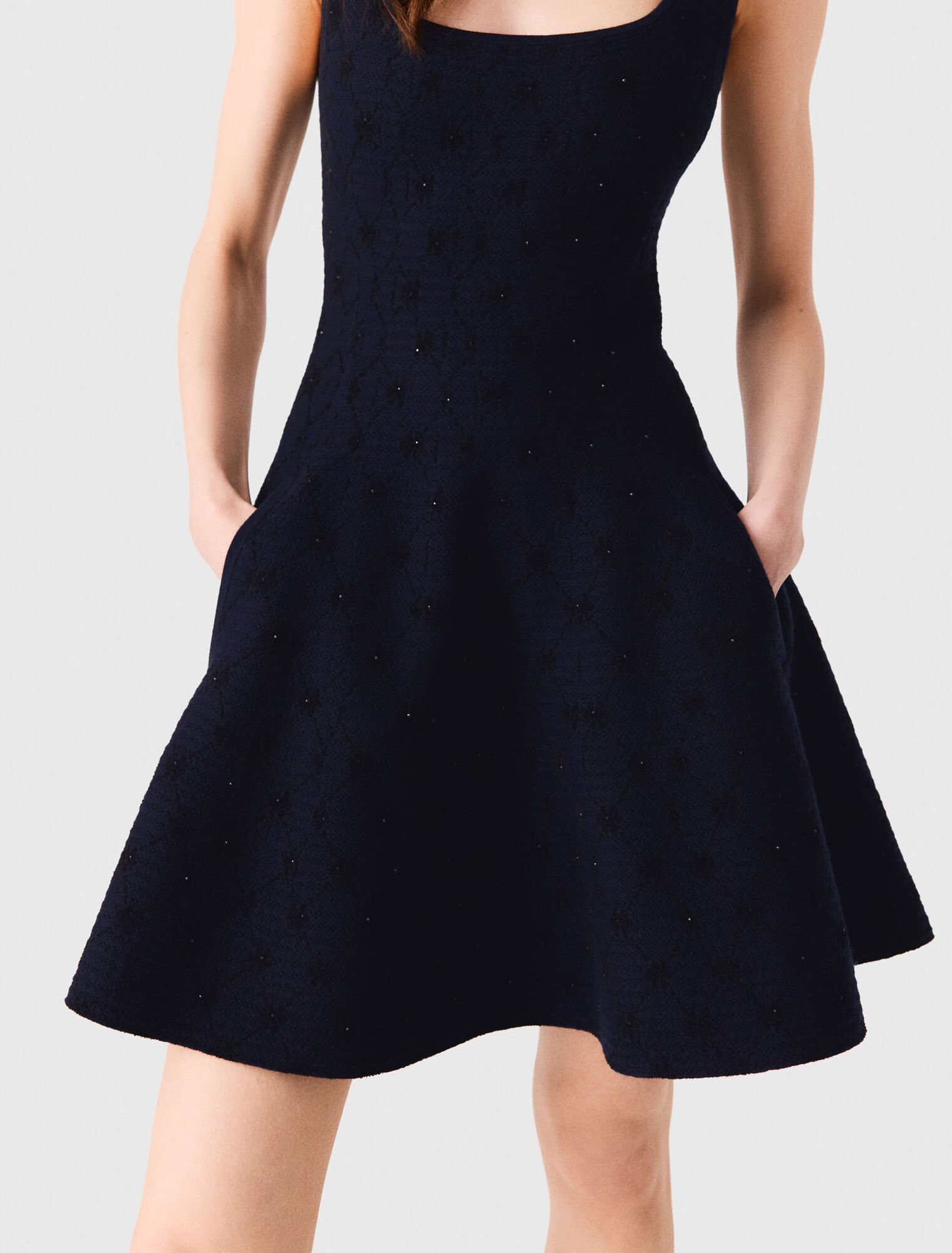 Abito corto svasato in jacquard