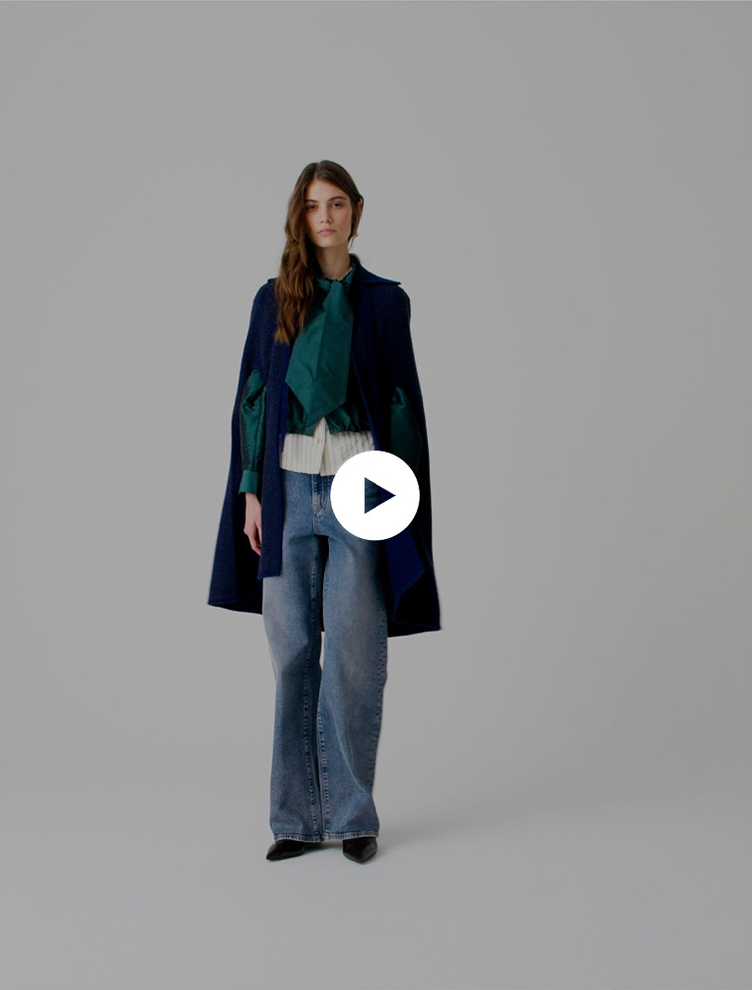 Cardigan lungo a mantella