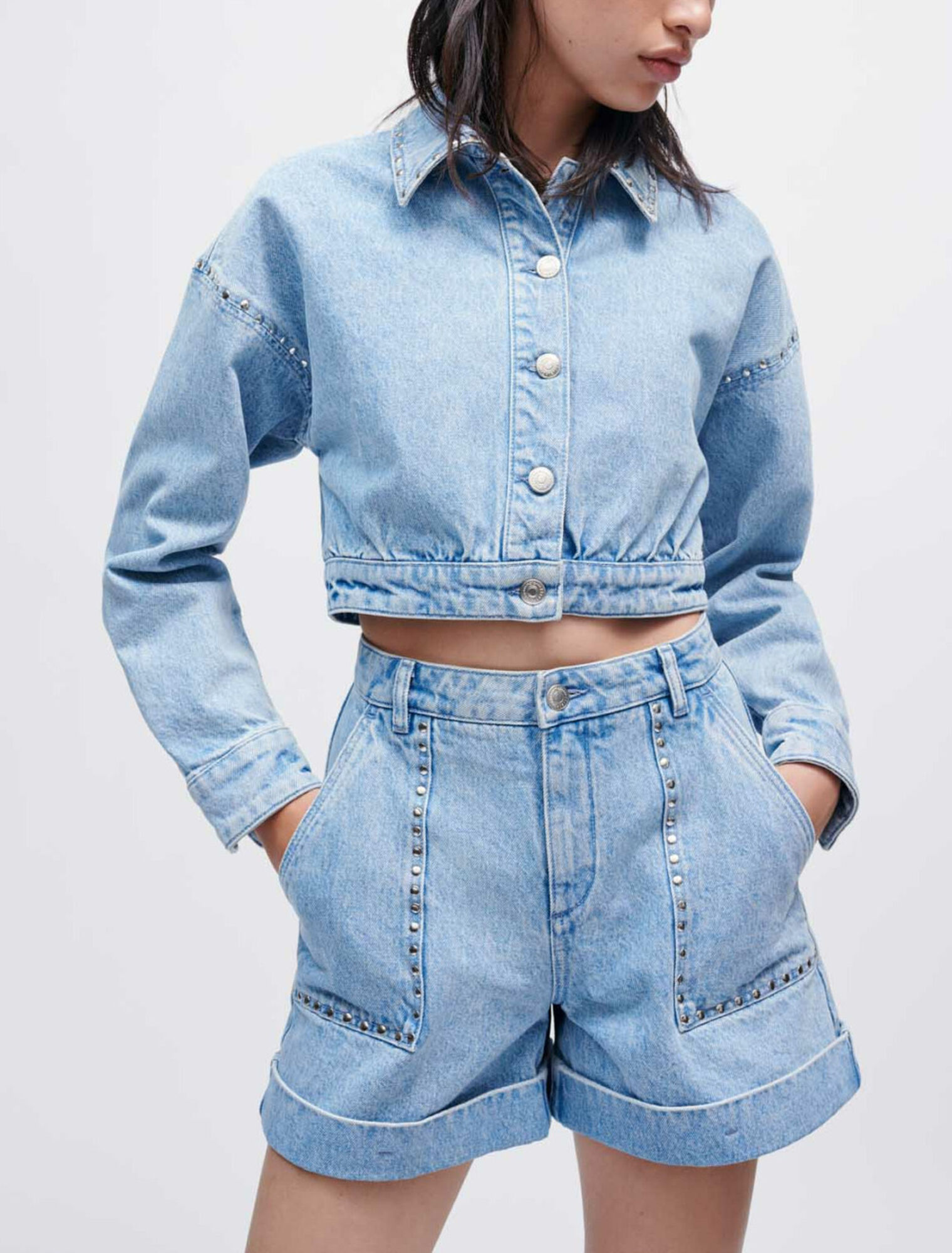Giacca in denim con borchie