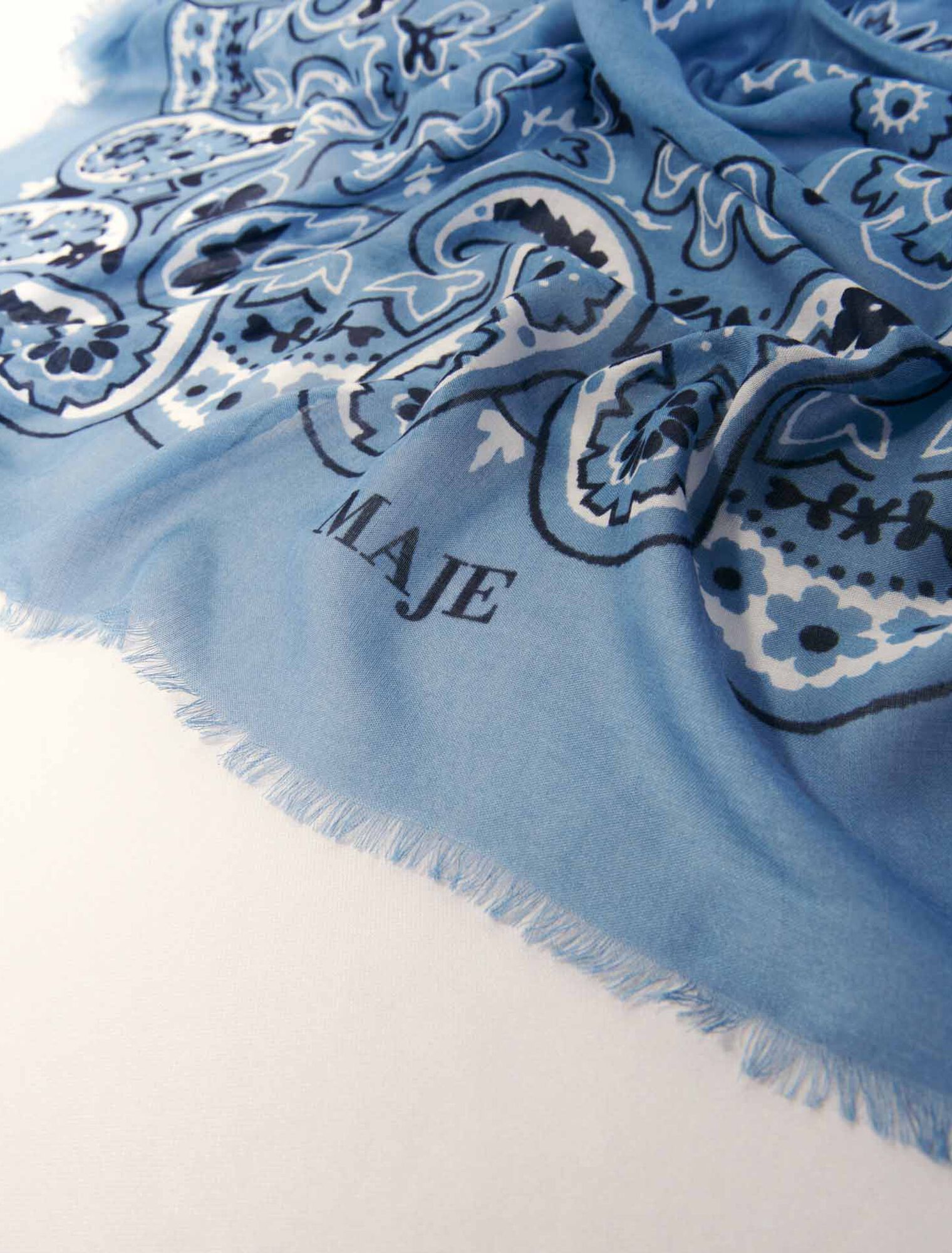 Scialle con stampa a bandana
