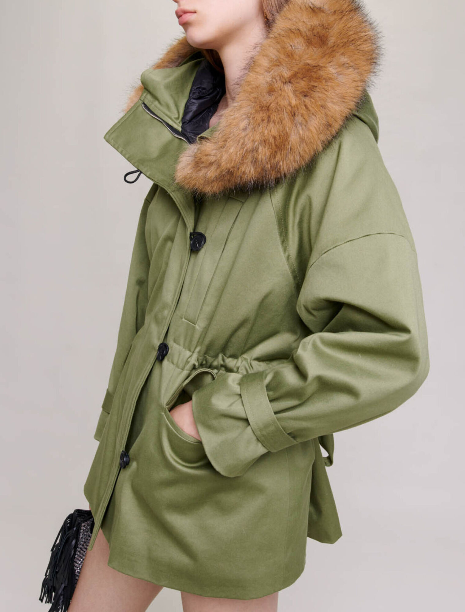 Parka corto con cappuccio