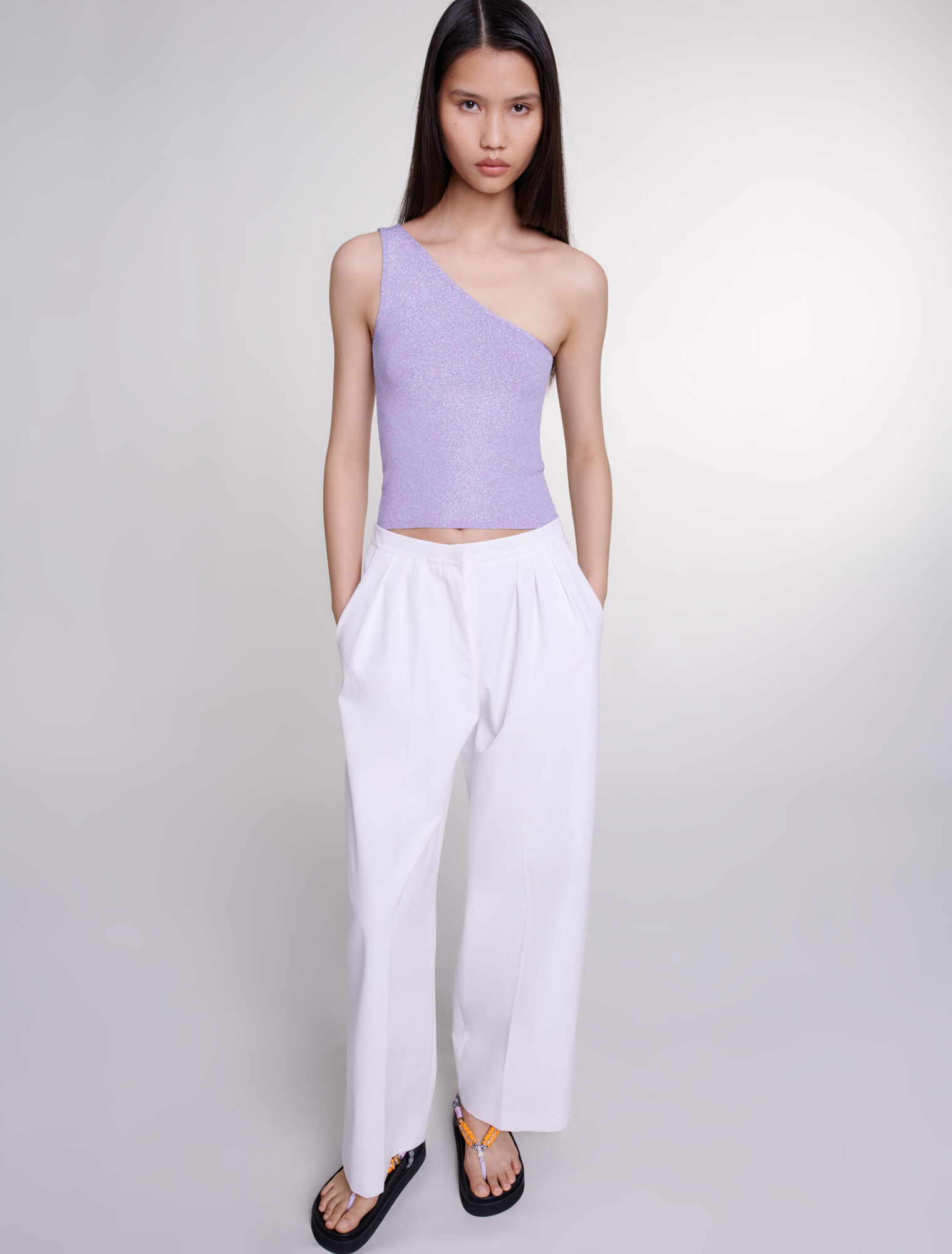 Pantaloni larghi