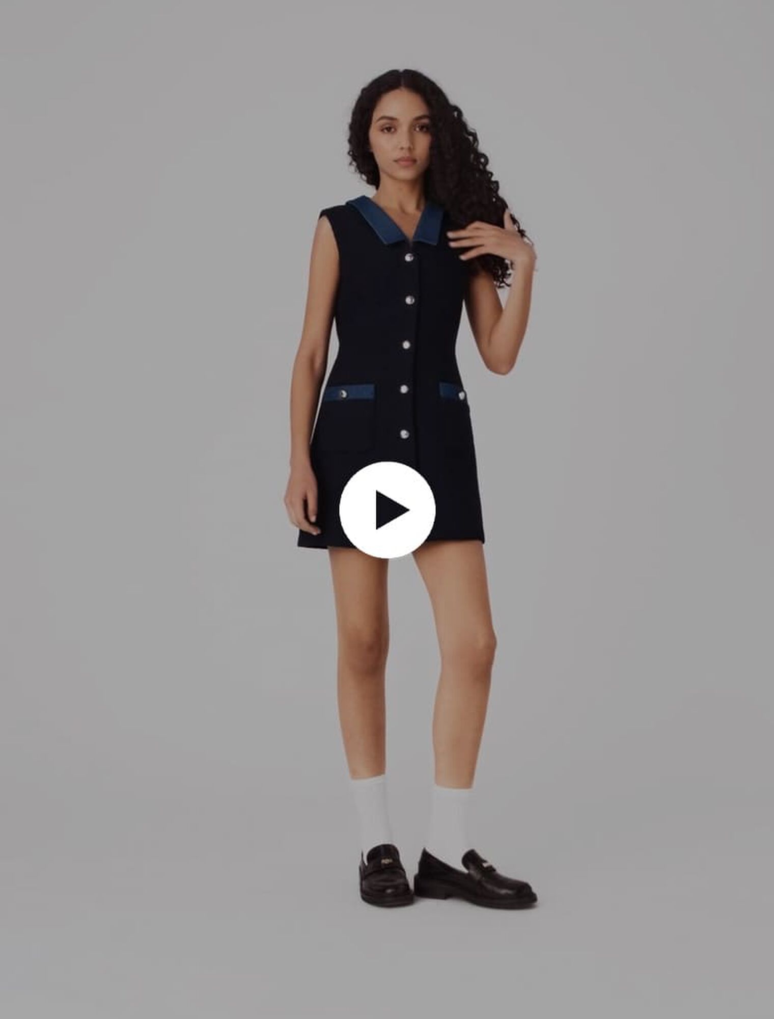 Abito in tweed e dettagli in denim