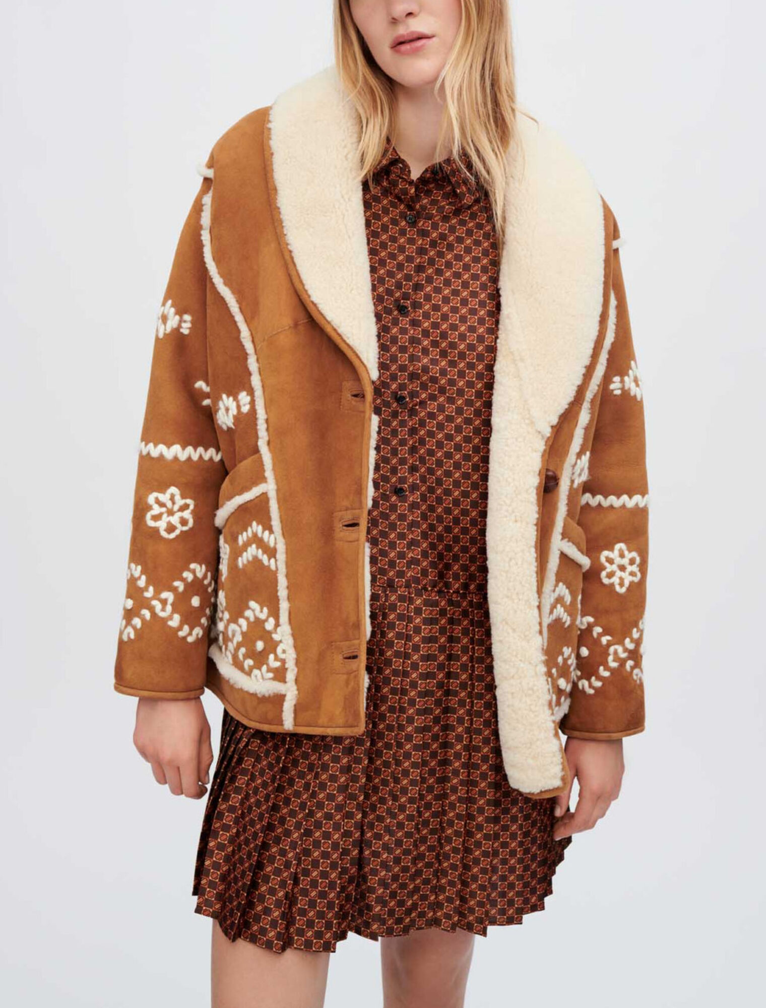 Cappotto scamosciato ricamato