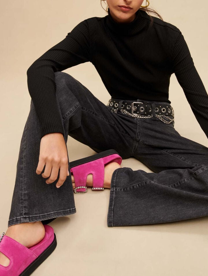 Jeans baggy con cintura nera