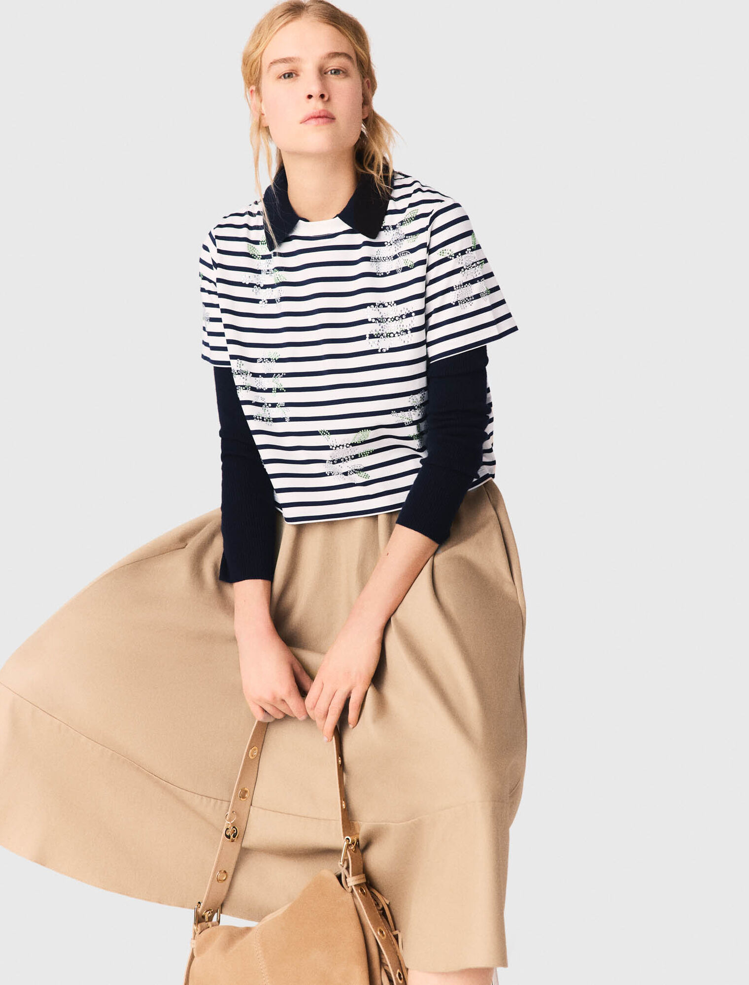 T-shirt a righe e fiori con strass