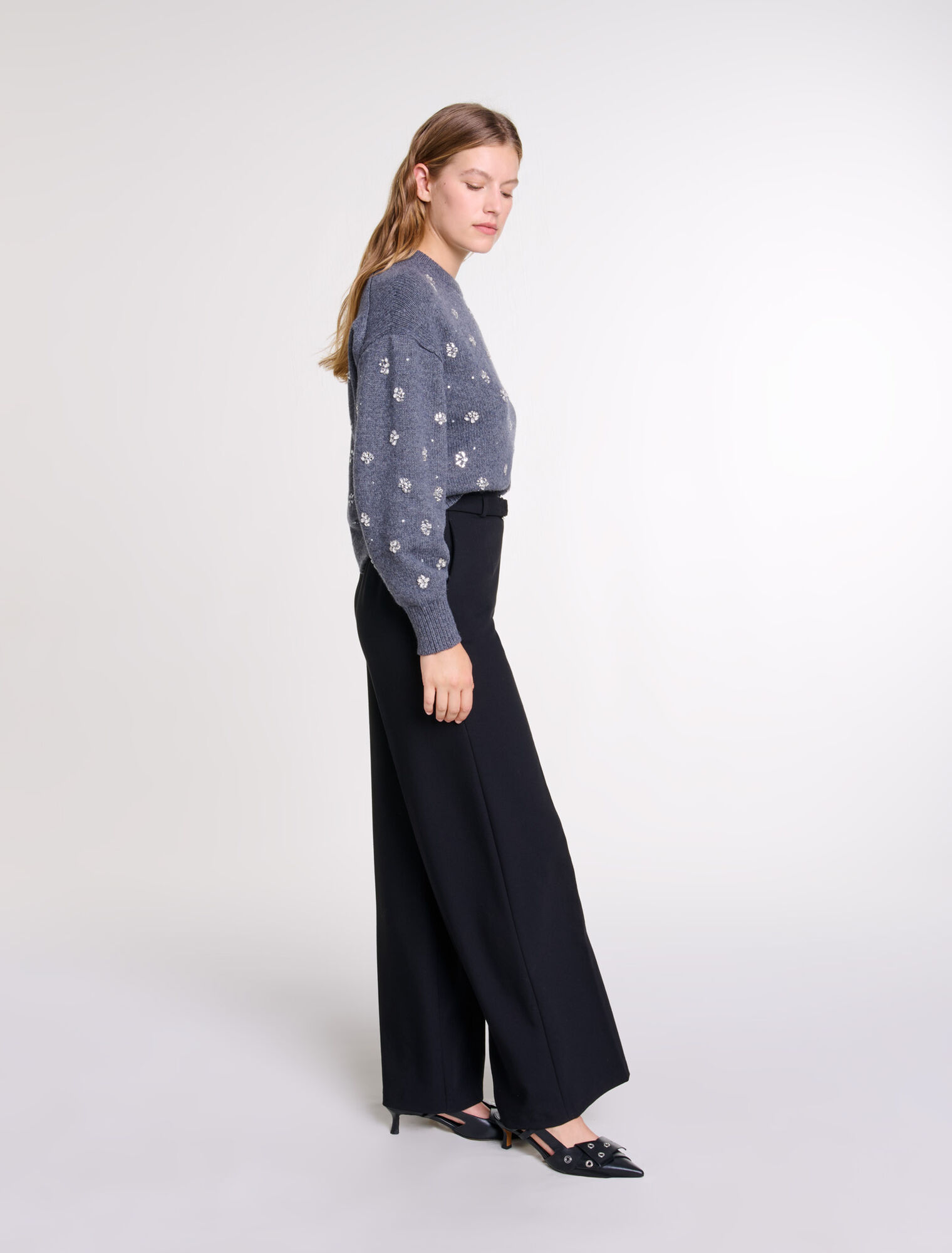 Pantaloni larghi con cintura