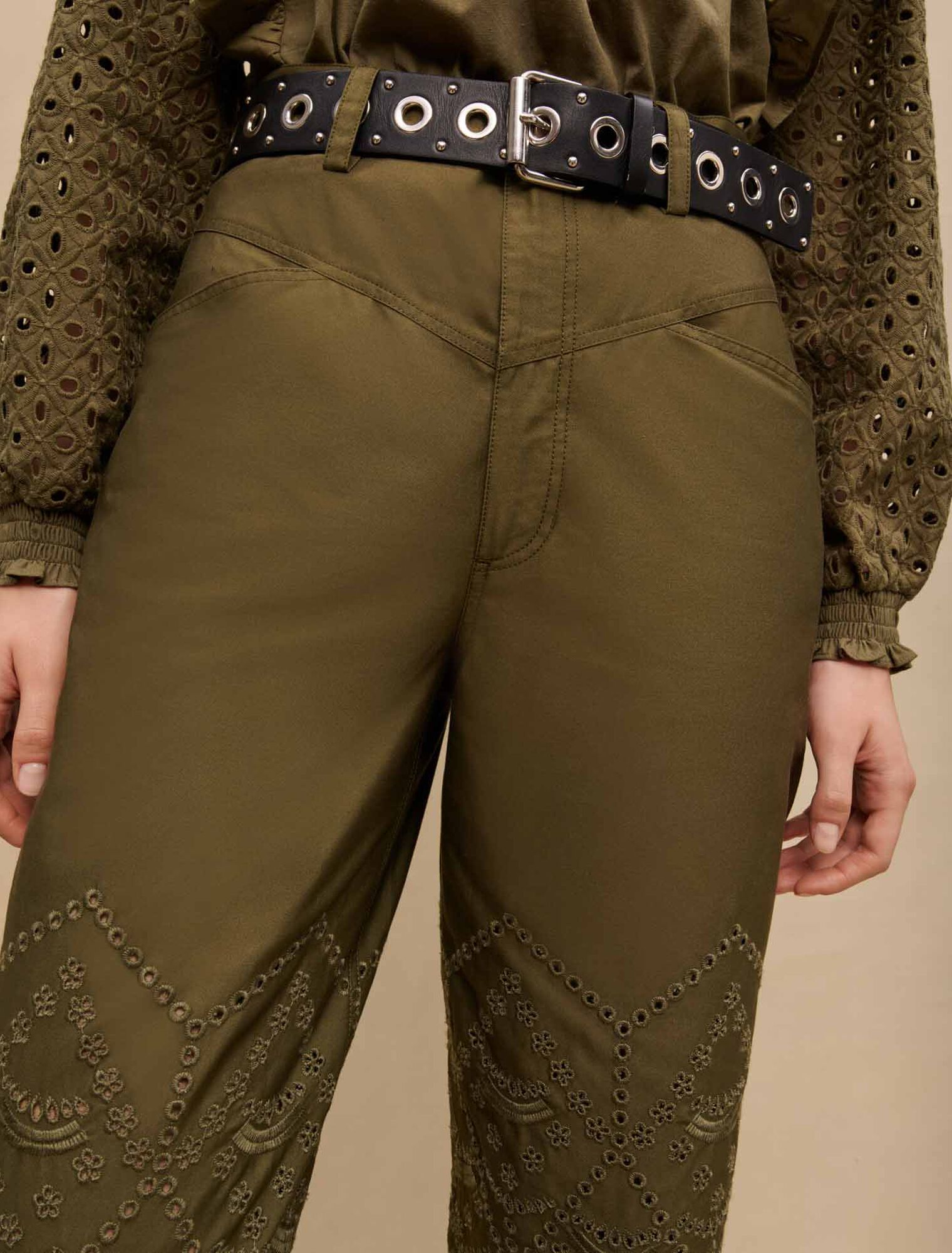 Pantaloni in cotone ricamato