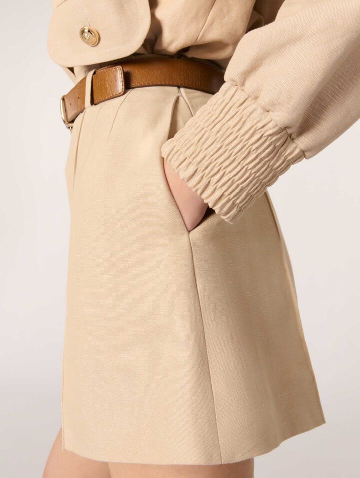 Shorts con pince in lino e cotone
