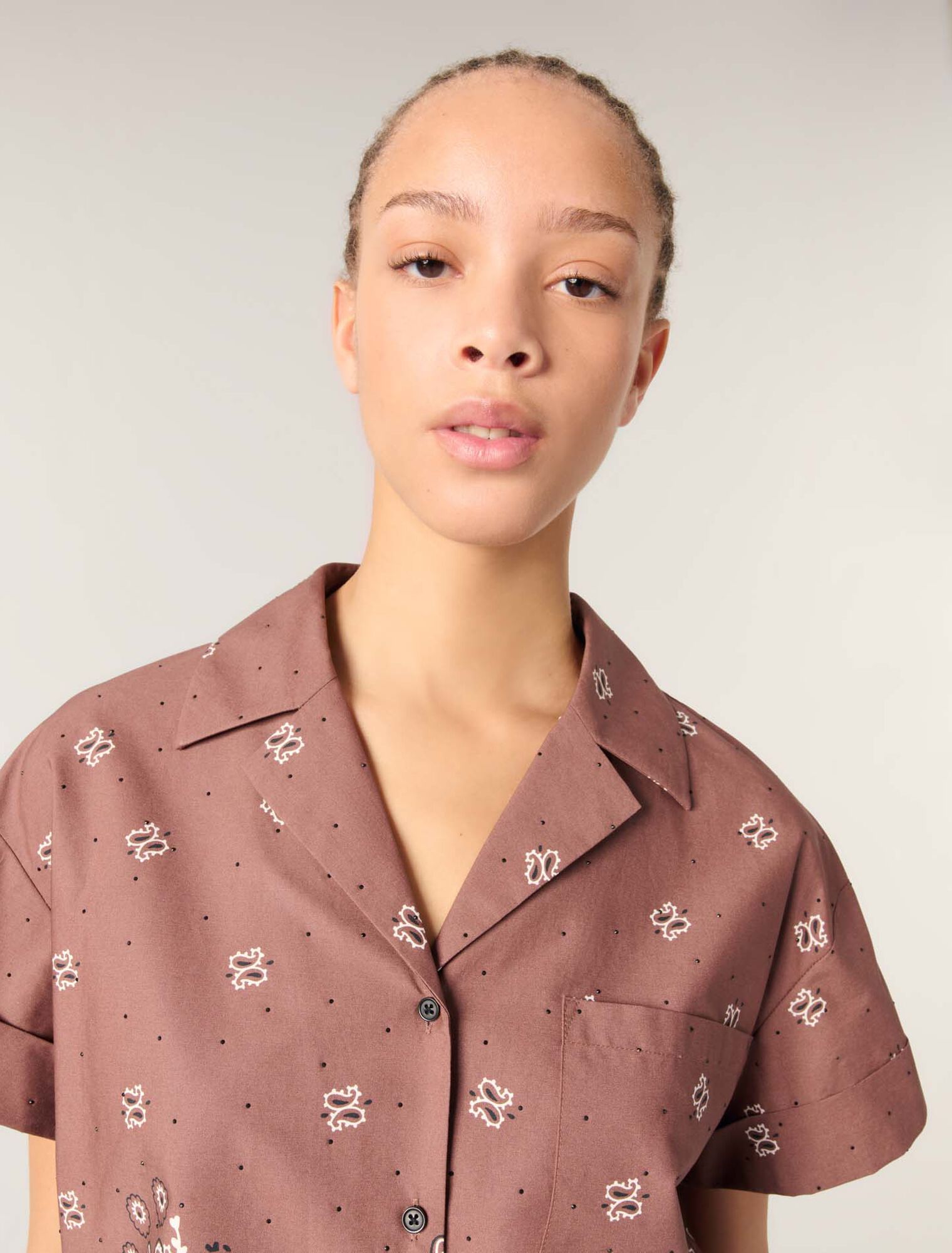 Camicia corta con stampa glitterata