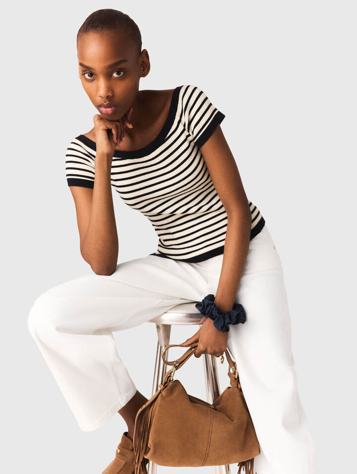 Top maglia a coste scollo barchetta