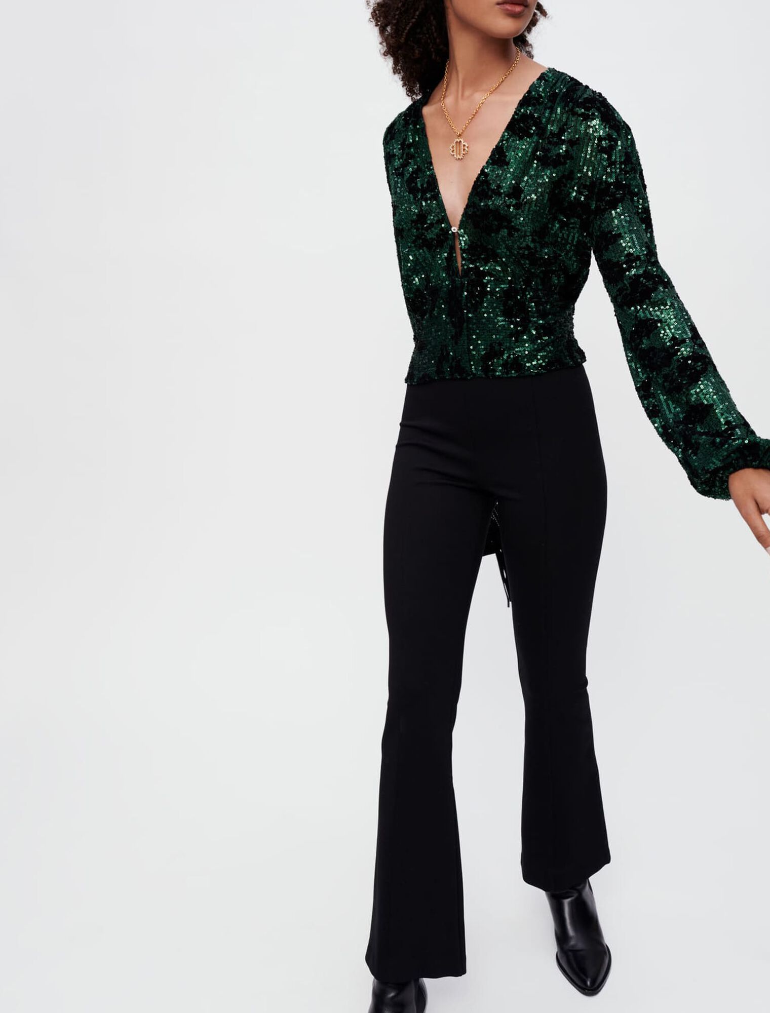 Top interamente ricamato con paillettes