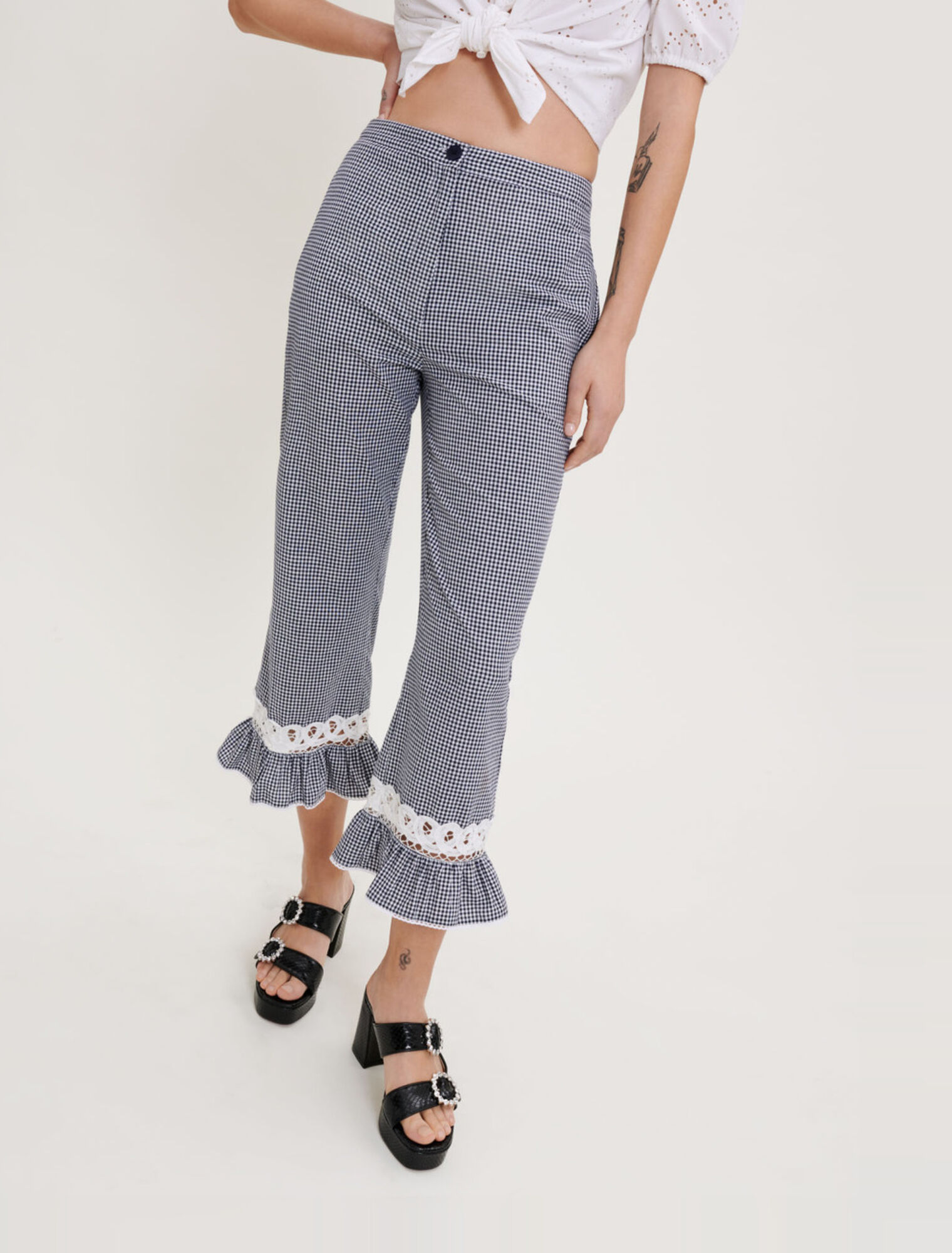 Pantaloni in pizzo e percalle