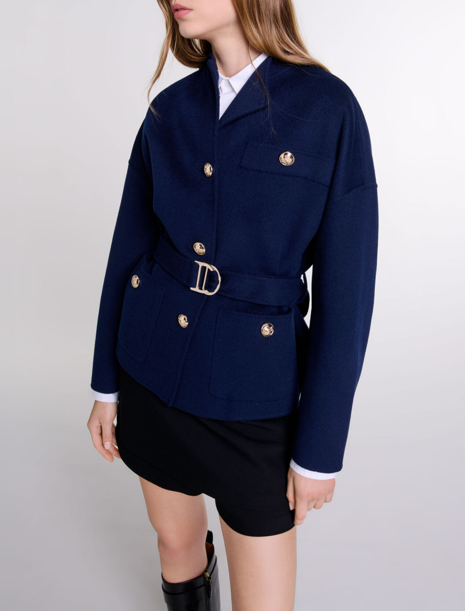 Cappotto corto in lana con cintura