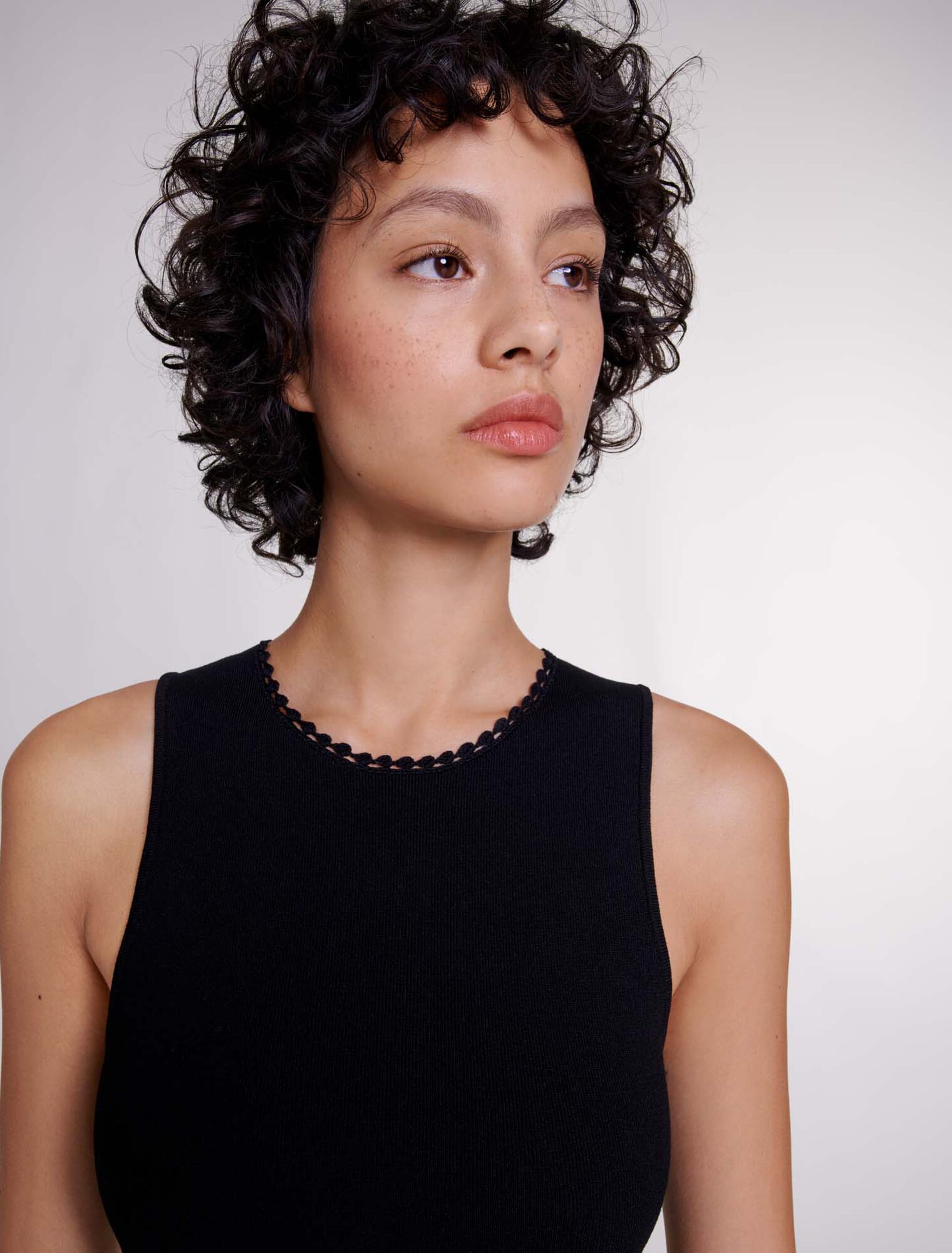Abito lungo in maglia con cut-out