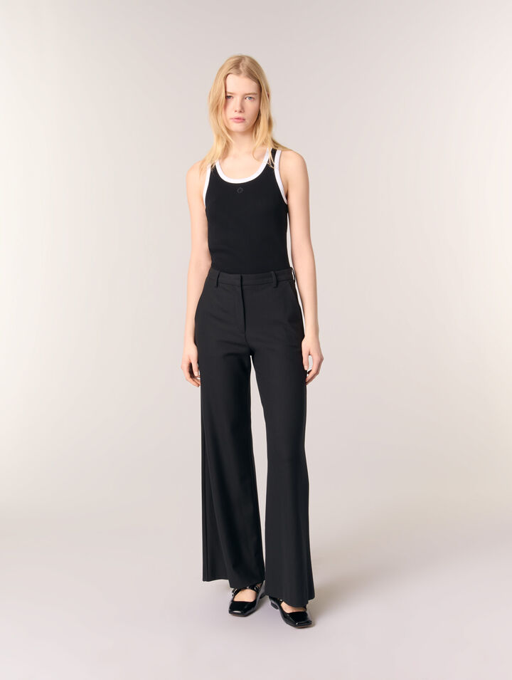 Pantaloni flare