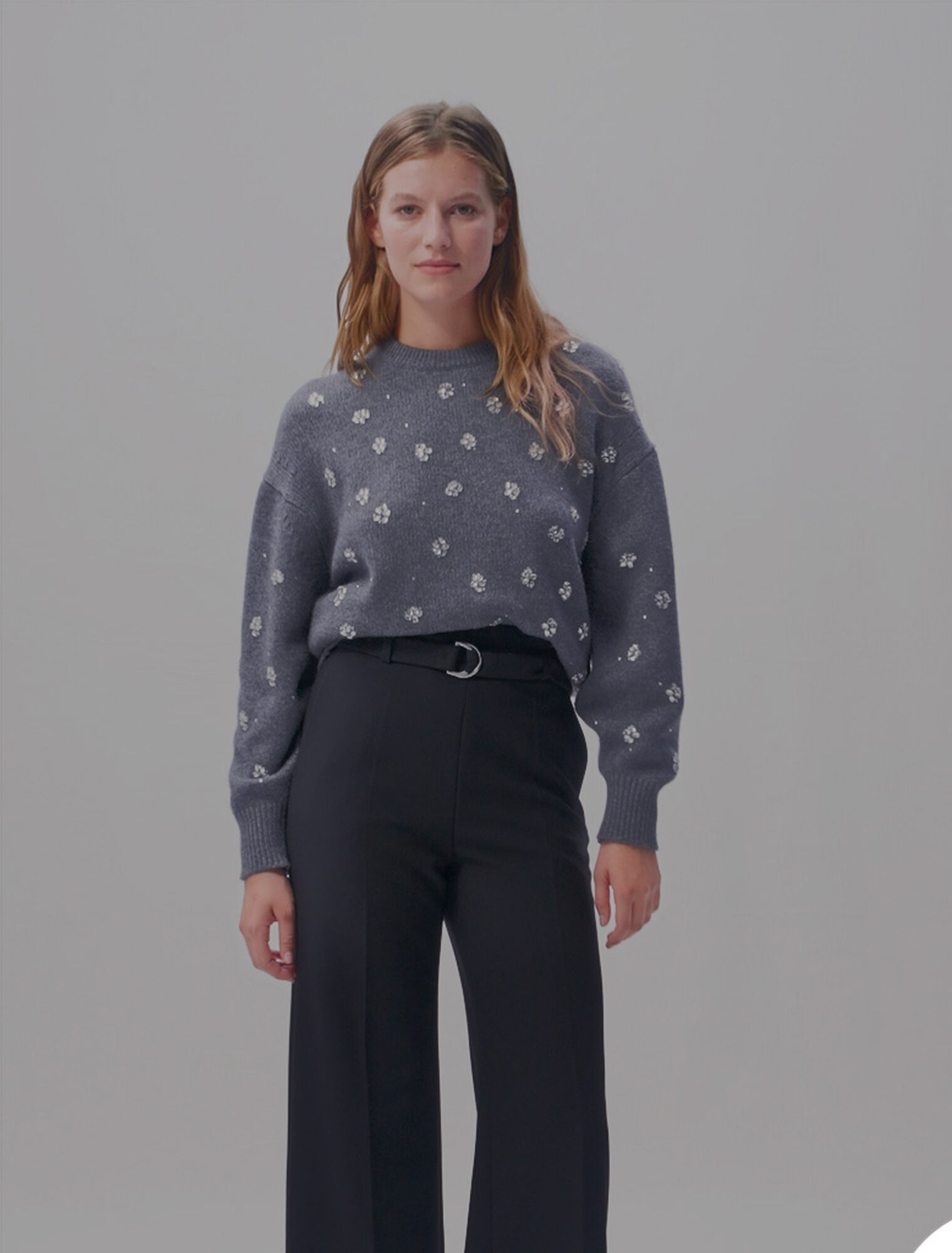 Pantaloni larghi con cintura