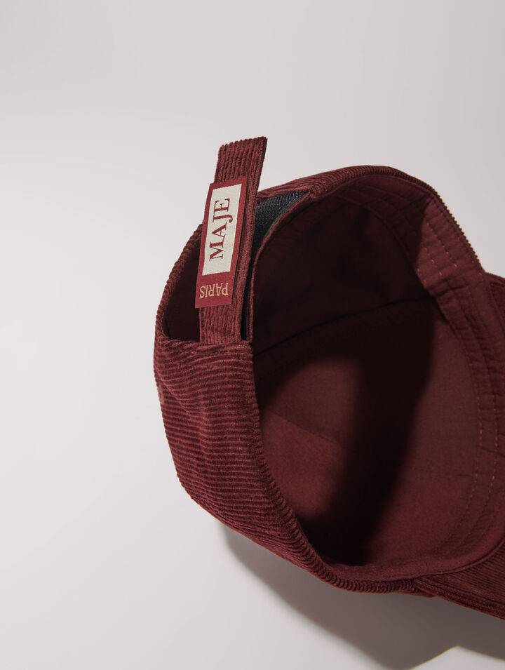Cappello in velluto a coste