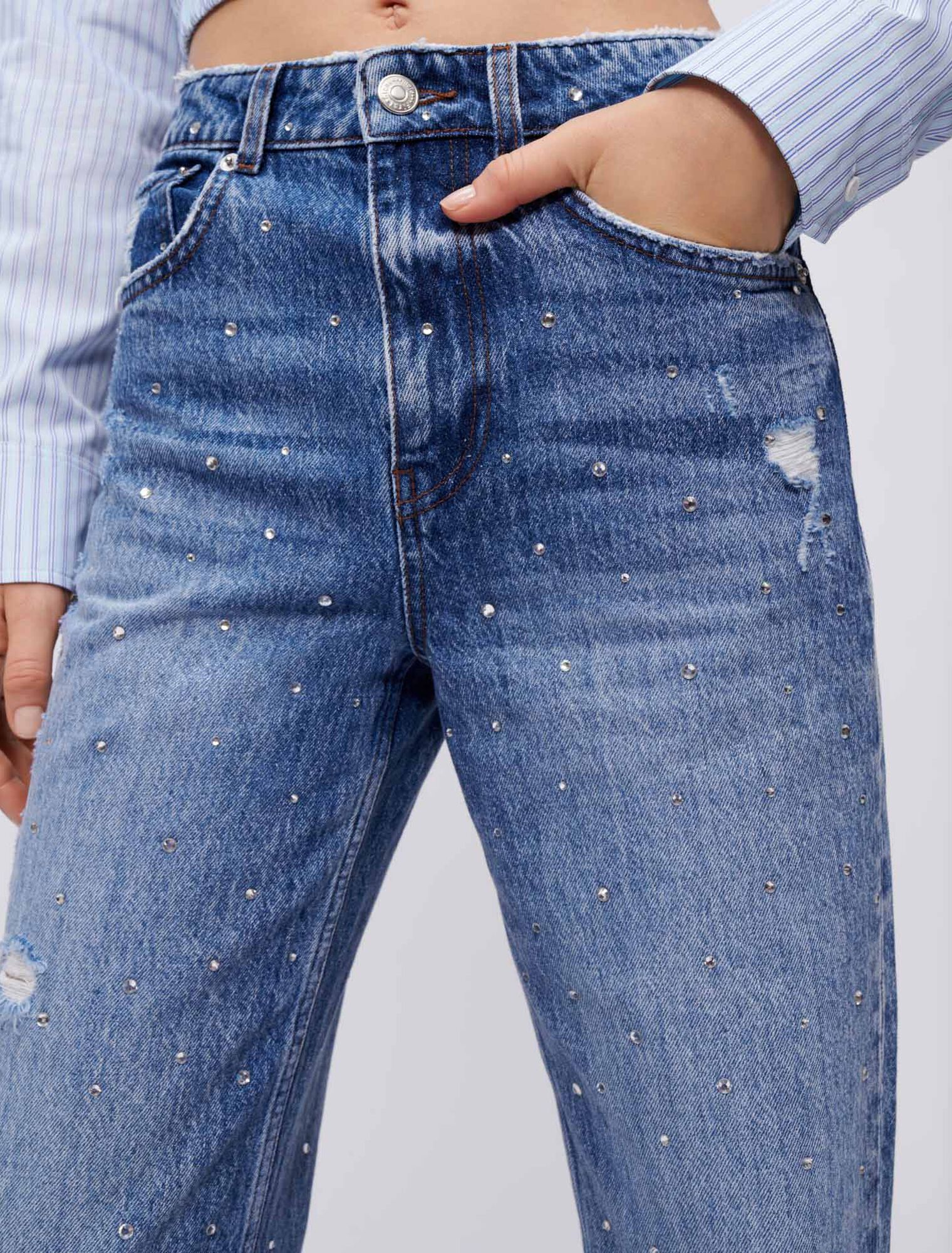 Jeans a vita alta interamente in strass