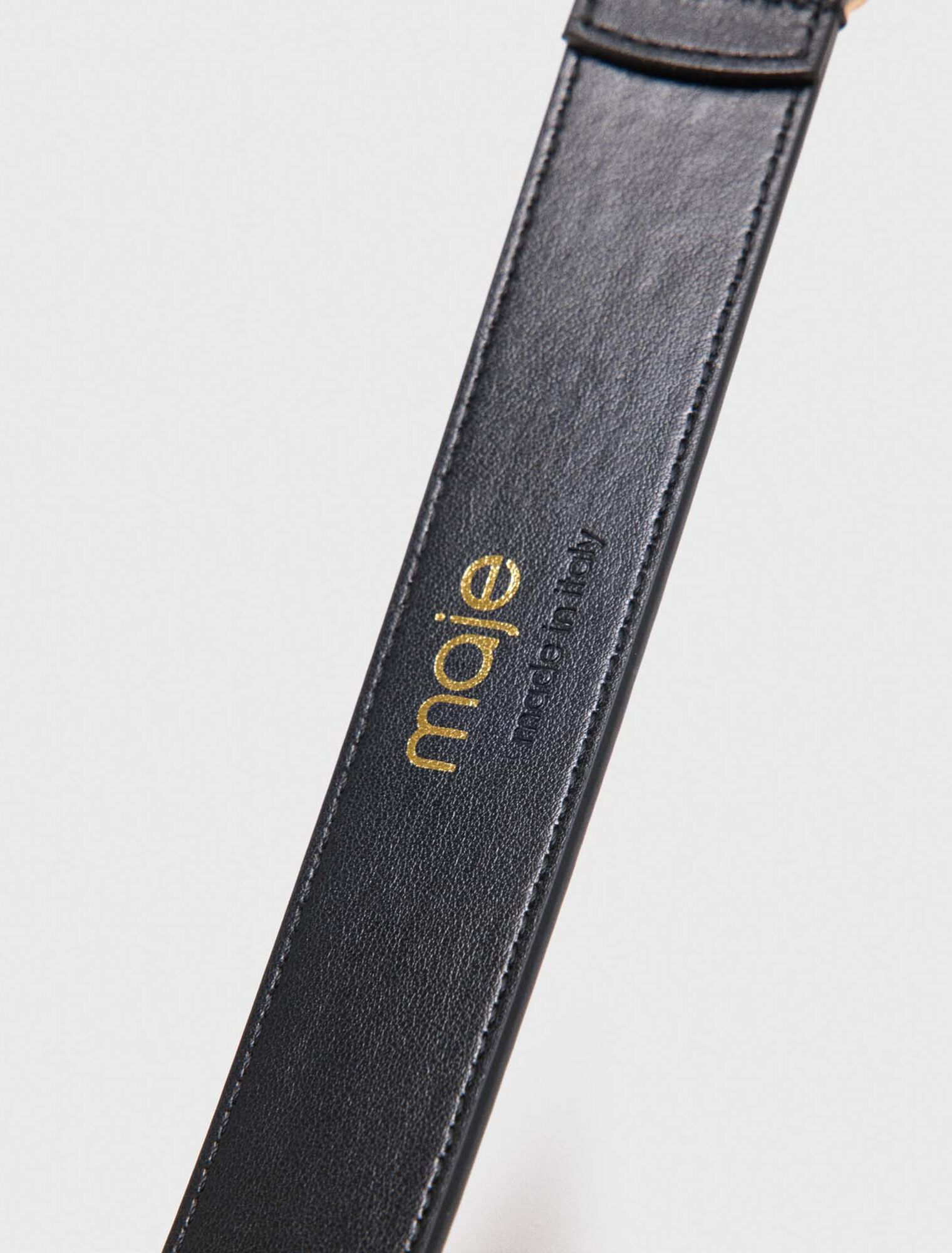 Cintura in pelle con fibbia ovale