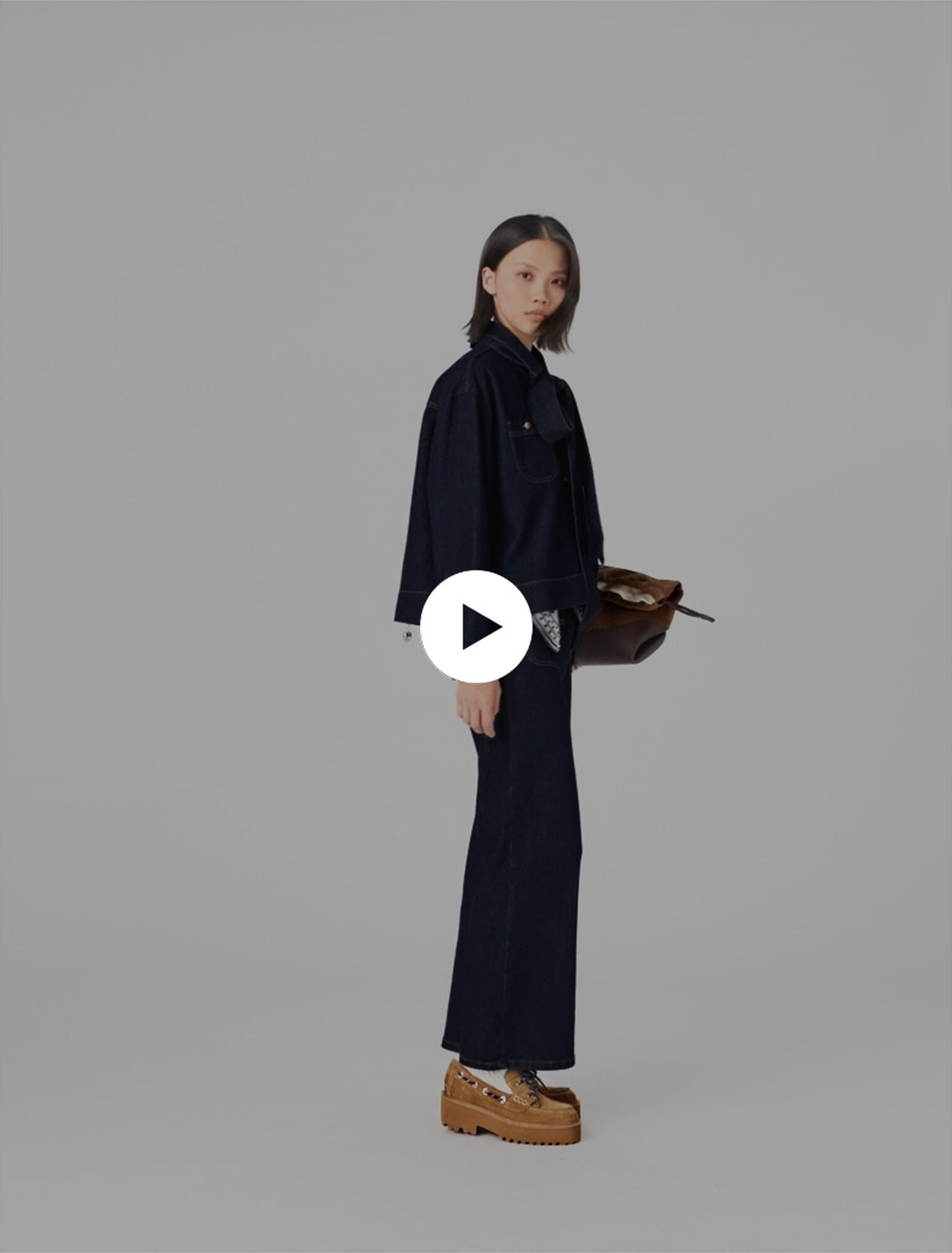 Camicia in denim con lavalli&egrave;re