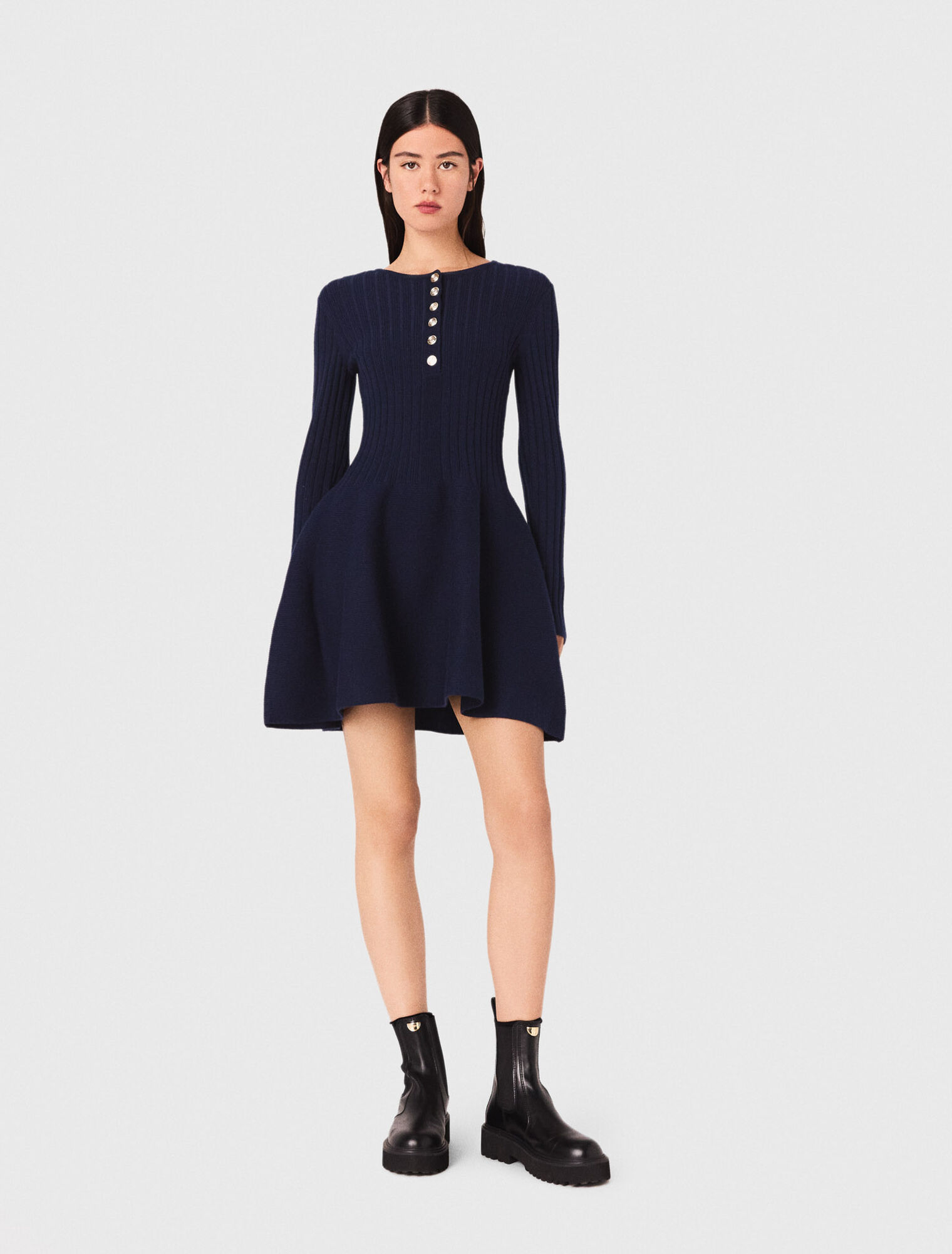 Abito in maglia con gonna svasata