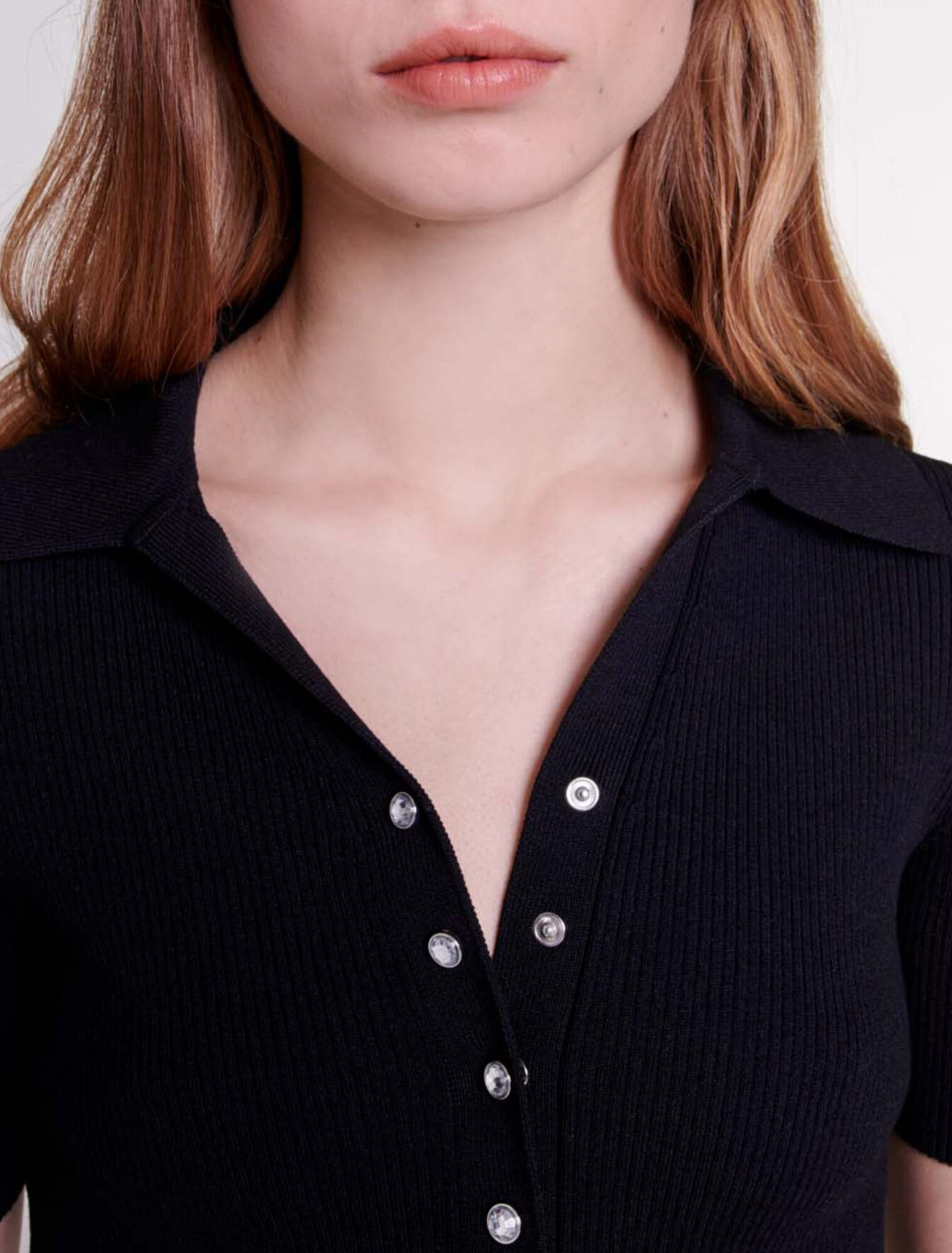 Top corto in maglia con lacci