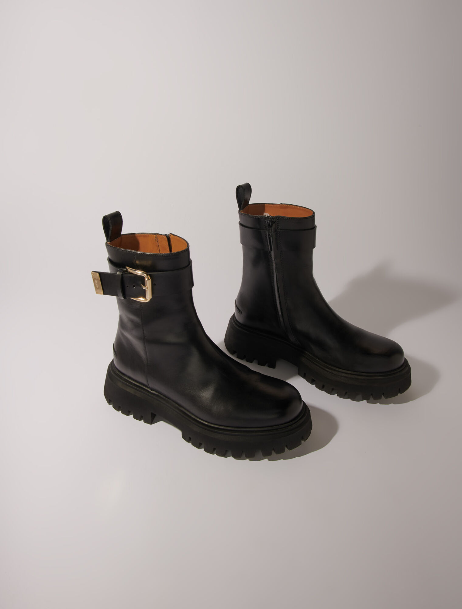 Stivaletti in pelle con fibbia