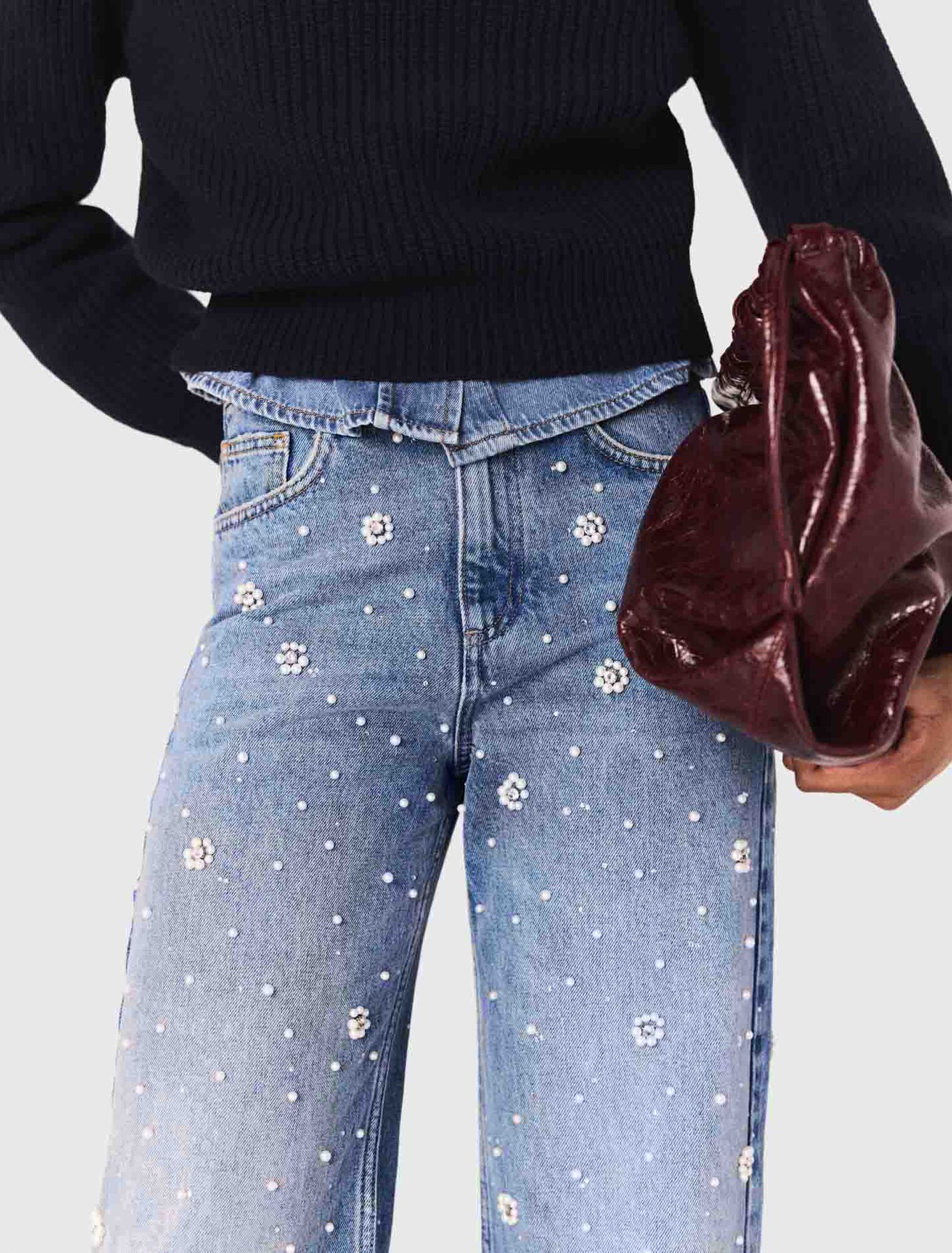 Jeans larghi ricamati
