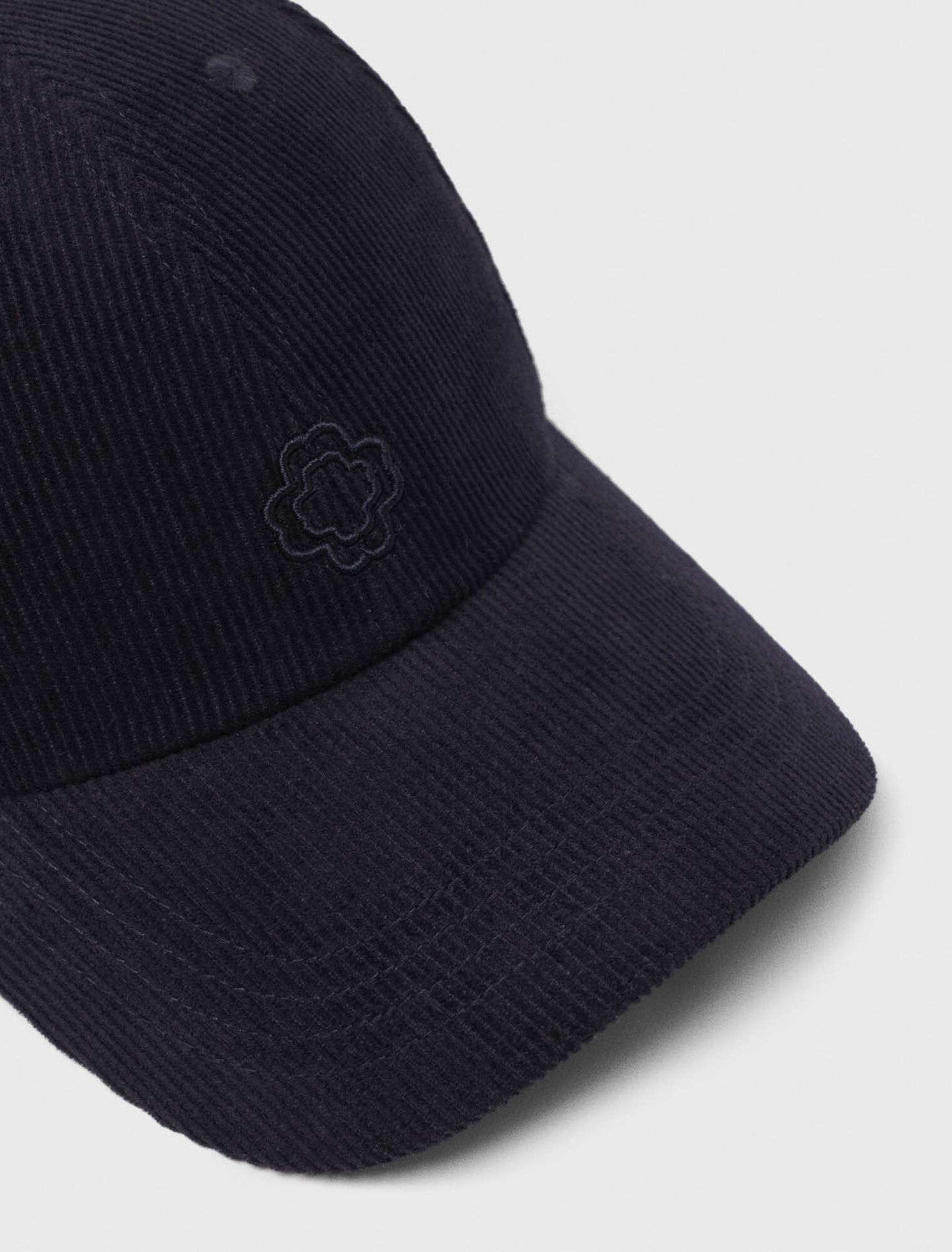 Cappello in velluto a coste
