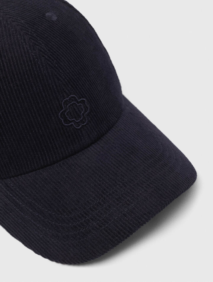 Cappello in velluto a coste