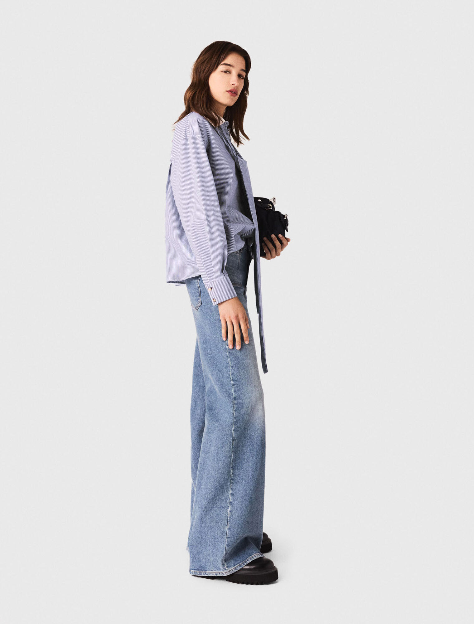 Camicia a righe con fiocco