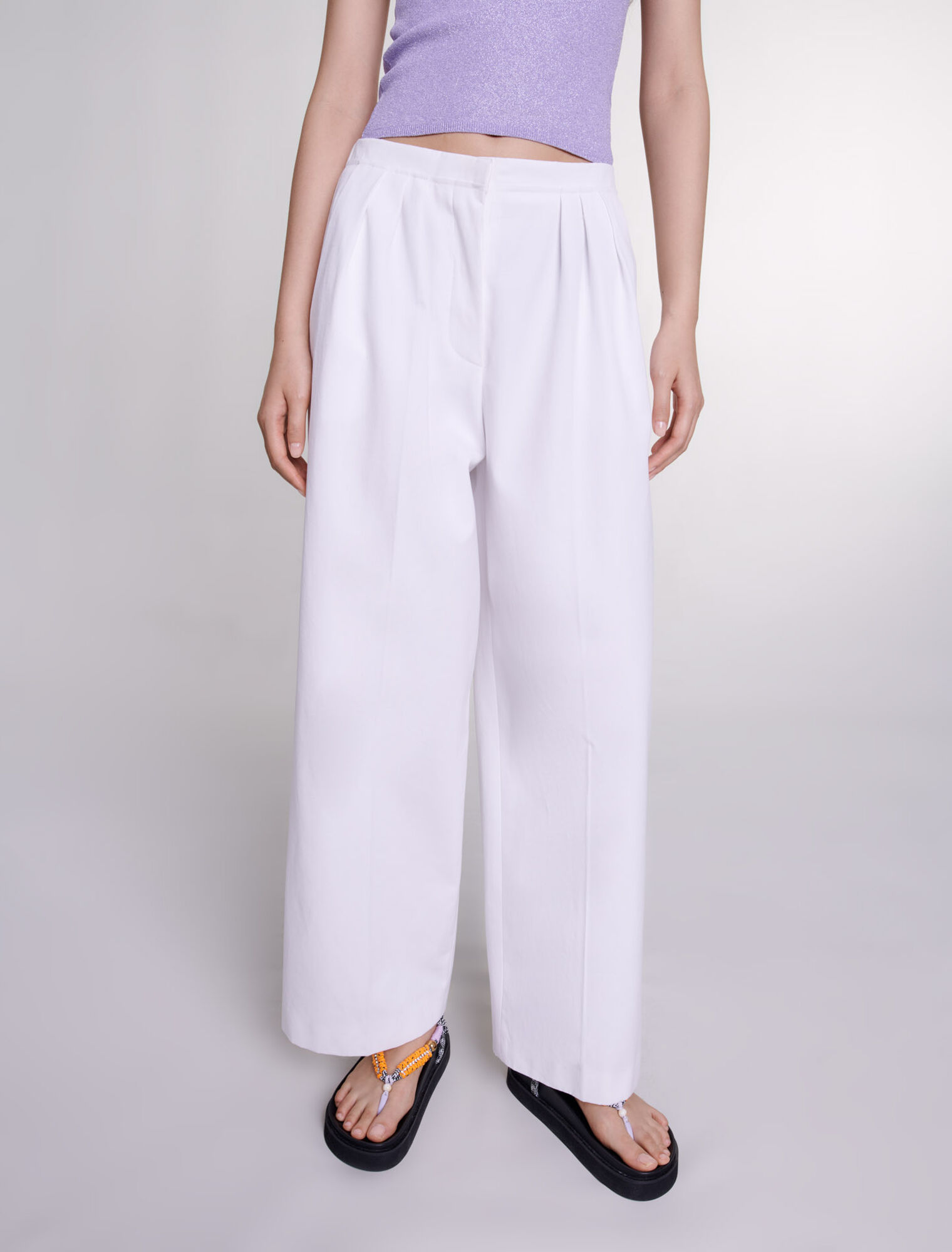 Pantaloni larghi
