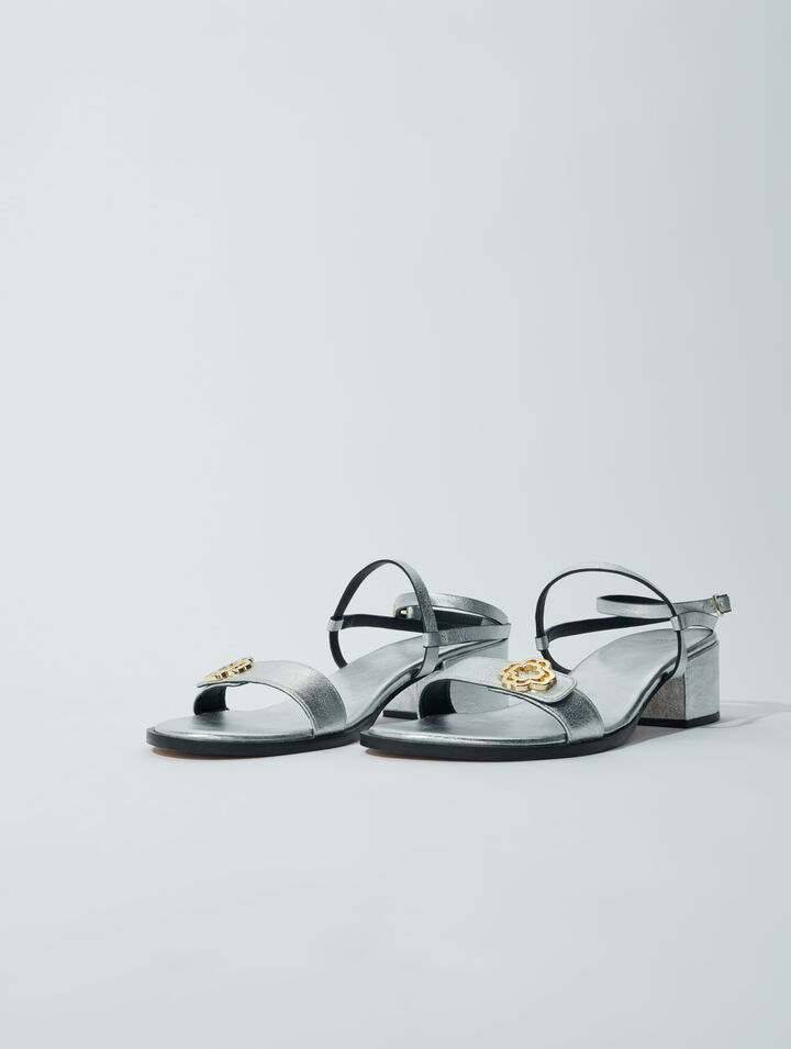 Sandali con cinturini in pelle