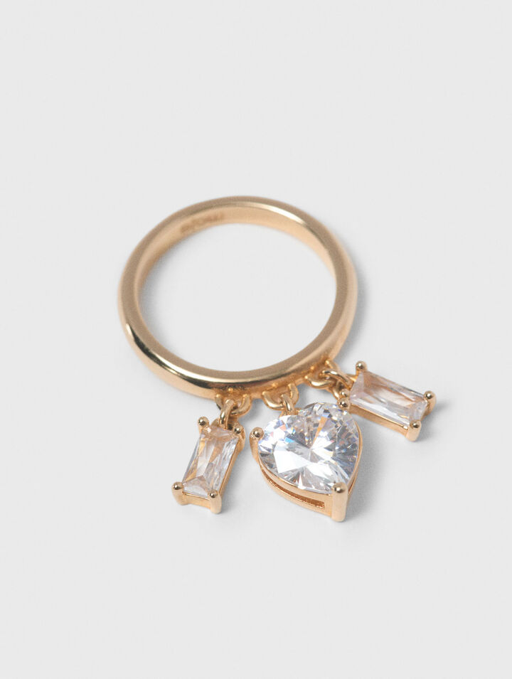 Anello d'oro con gioielli di strass