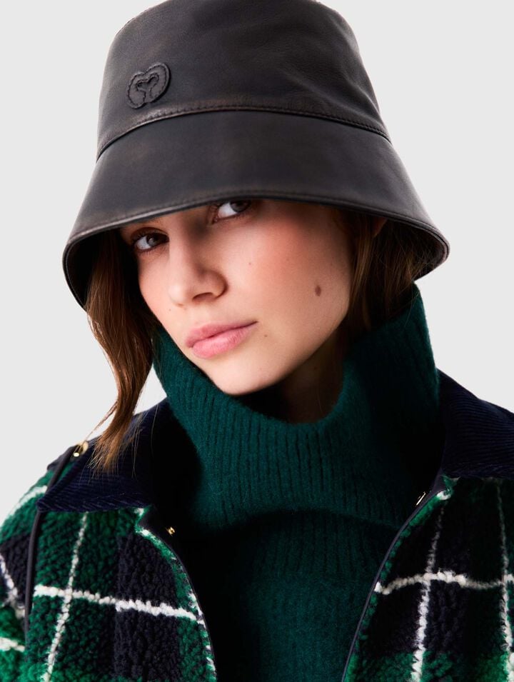 Bucket hat in pelle invecchiata