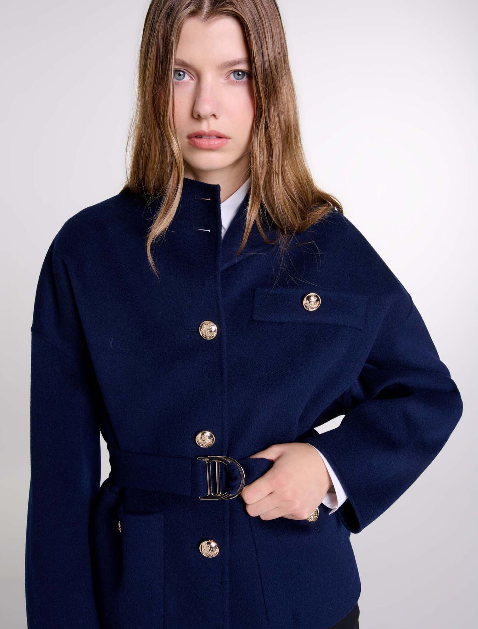 Cappotto corto in lana con cintura