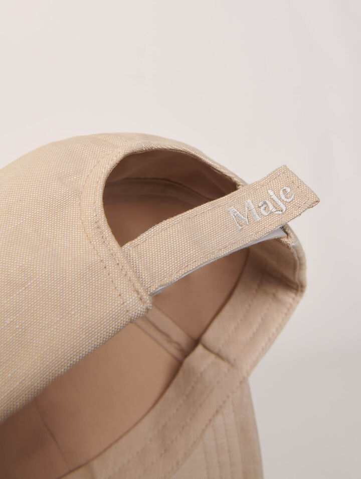 Cappellino in lino
