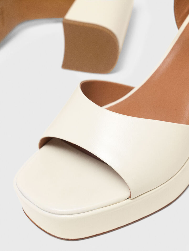 Sandali in pelle con zeppa