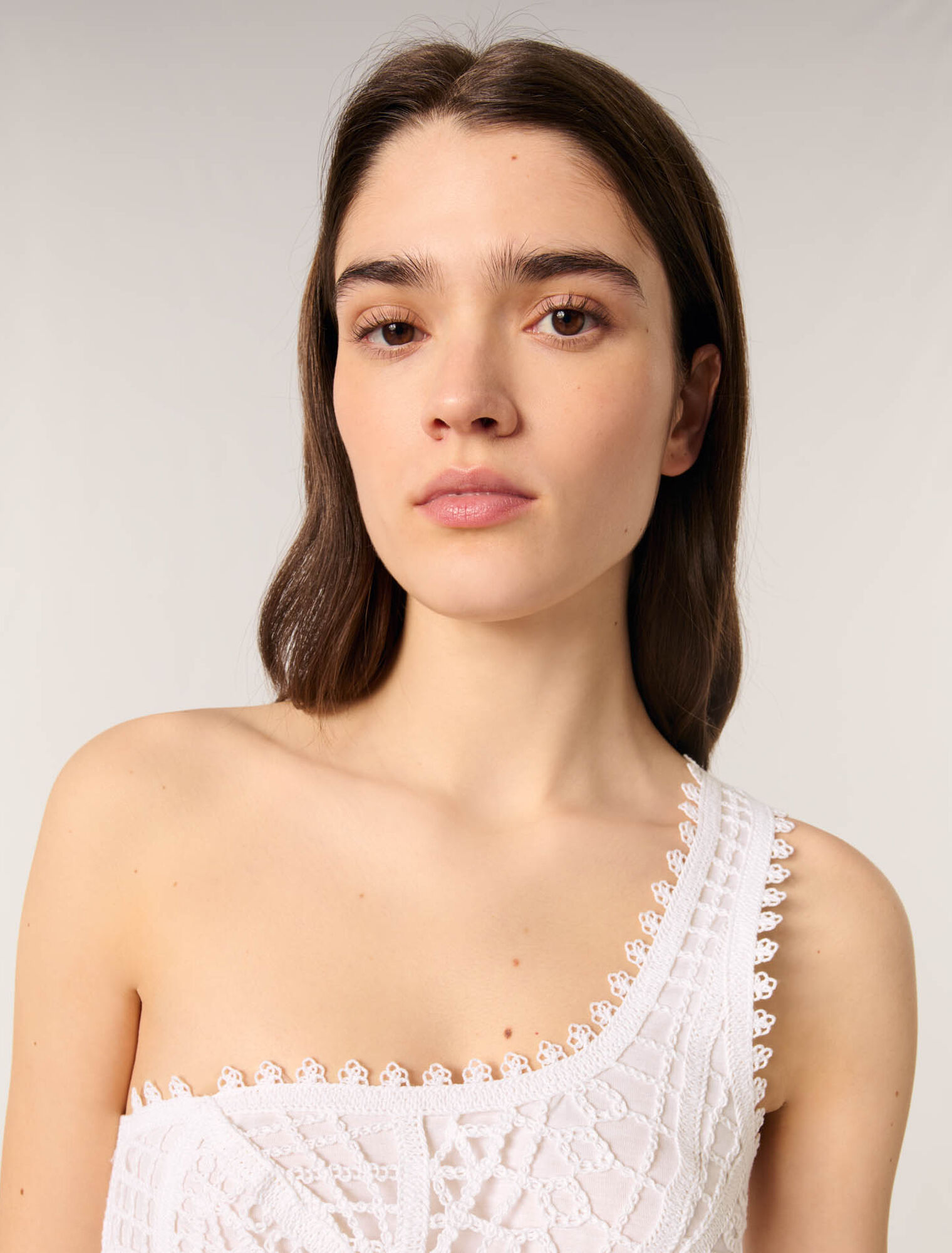 Abito lungo asimmetrico in crochet