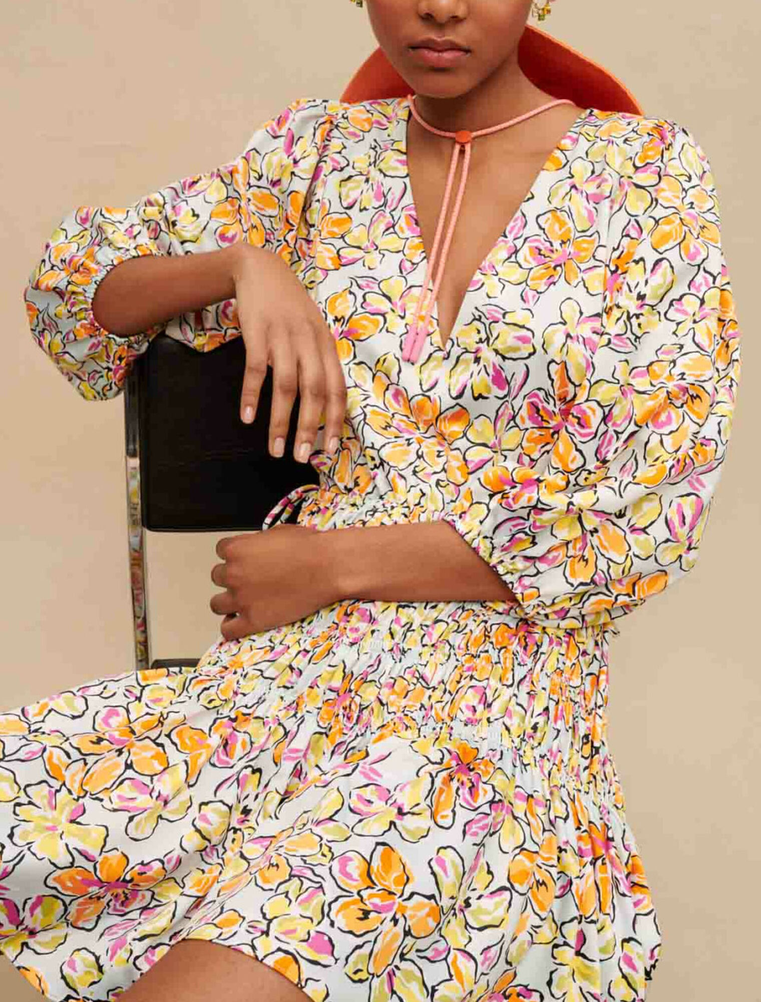 Abito corto con stampa floreale