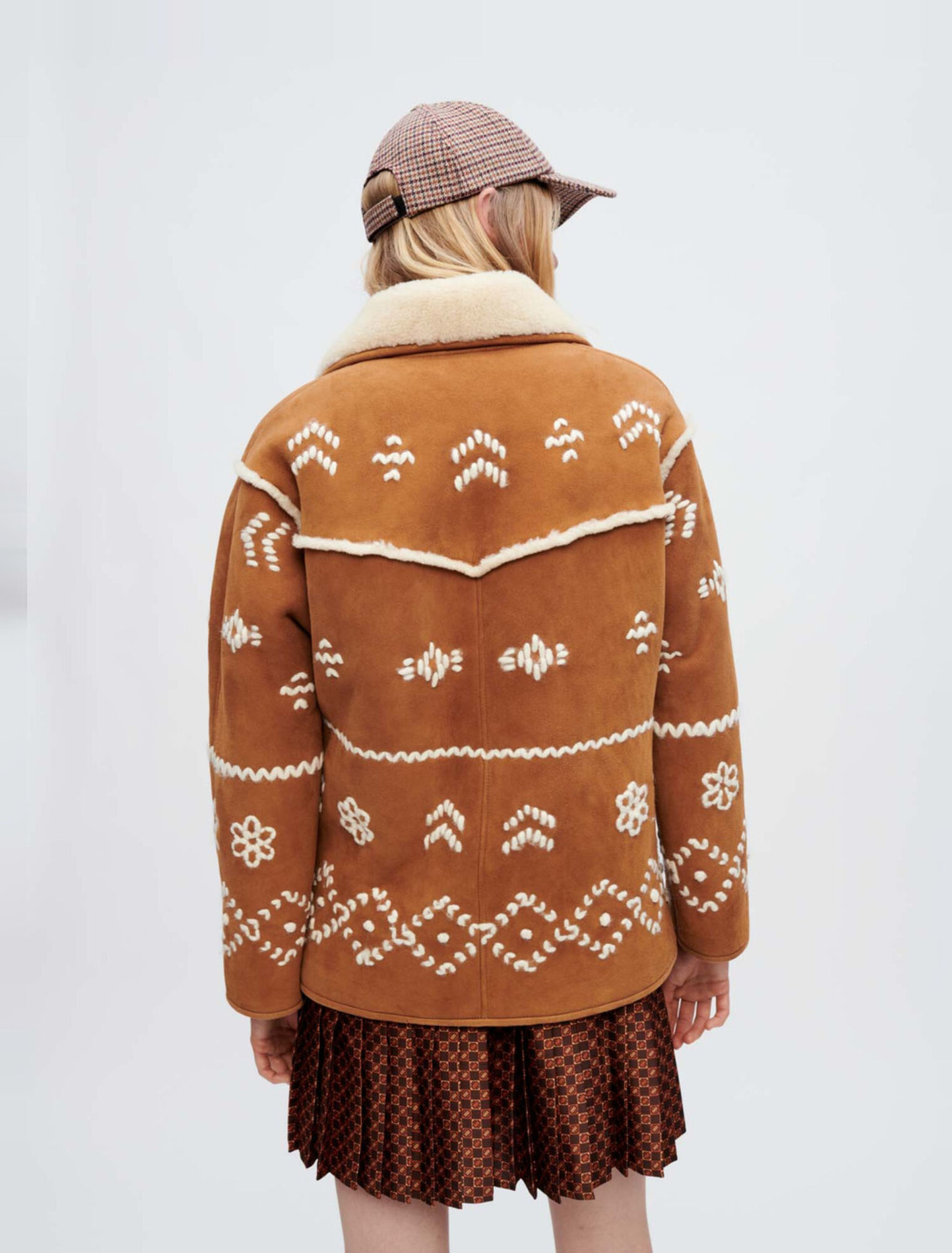 Cappotto scamosciato ricamato