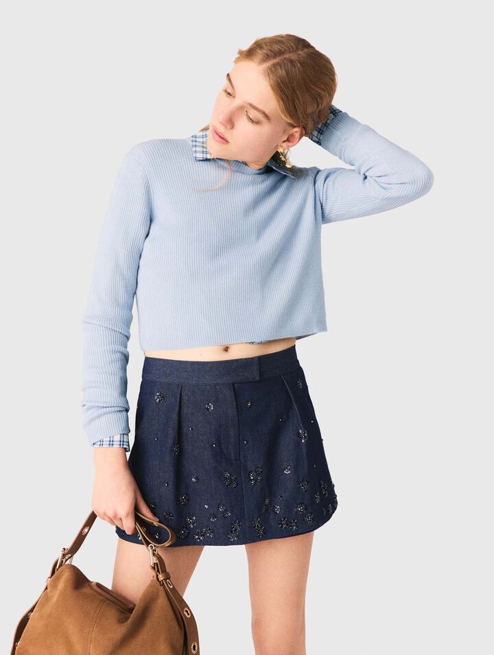 Pullover con gioielli sul retro