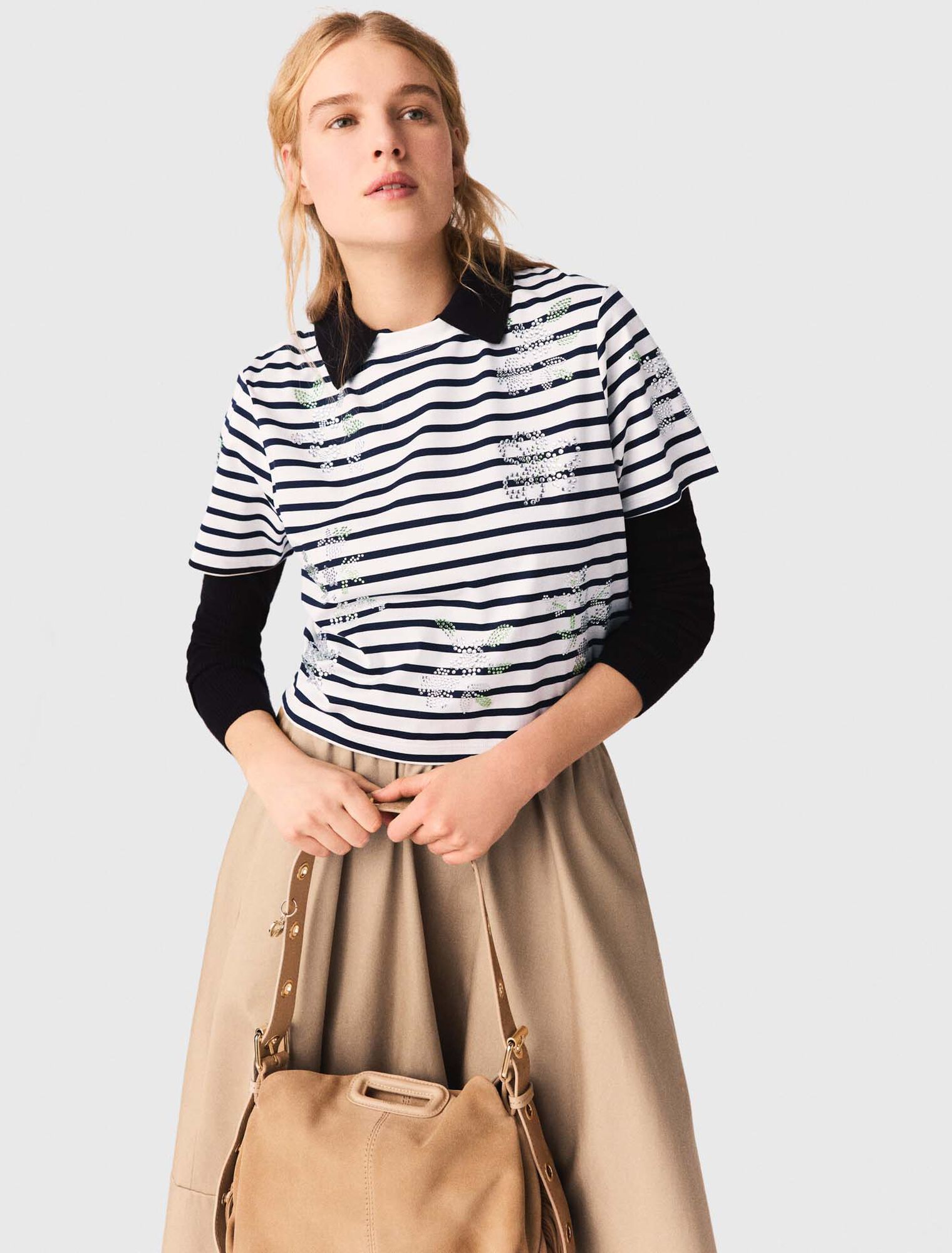 T-shirt a righe e fiori con strass