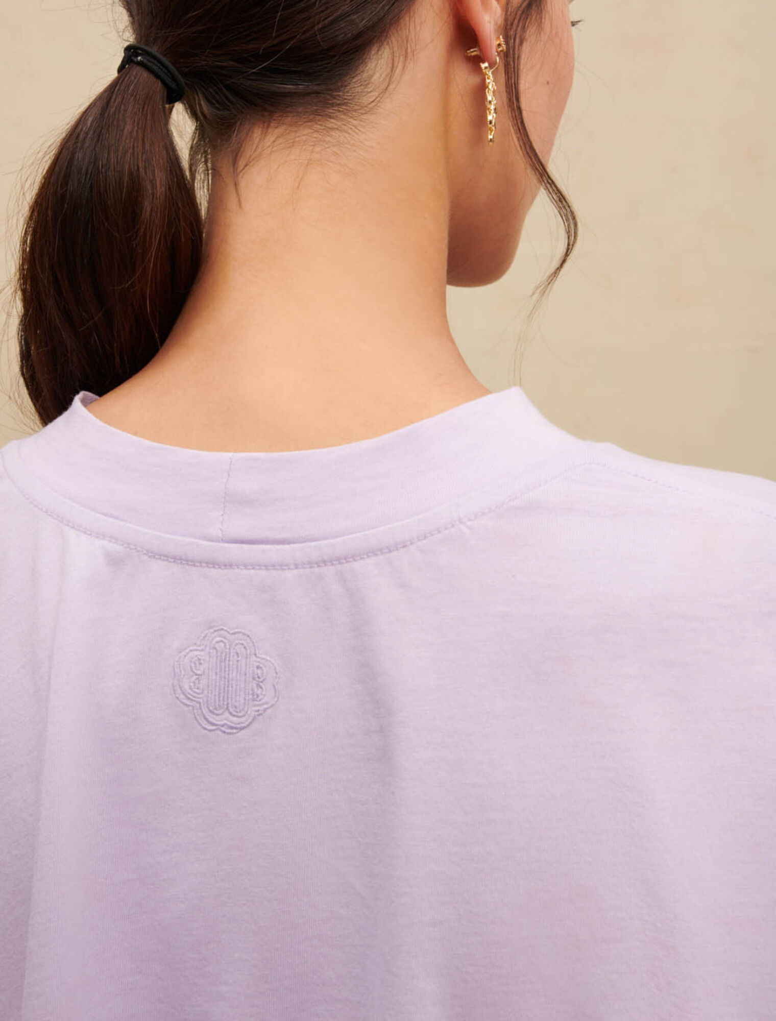 T-shirt cropped con stampa palme